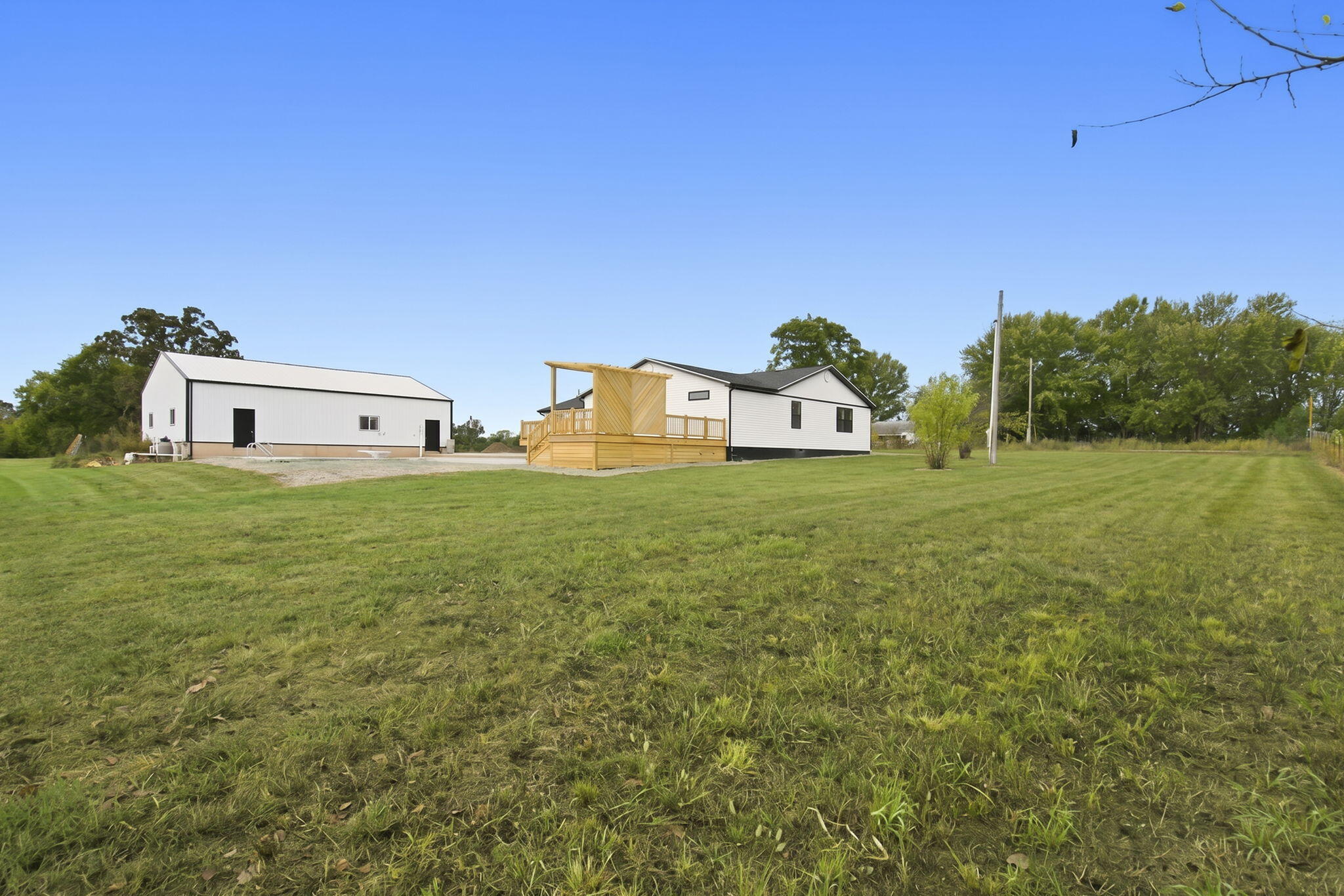 404 State Road H Property Photo 36