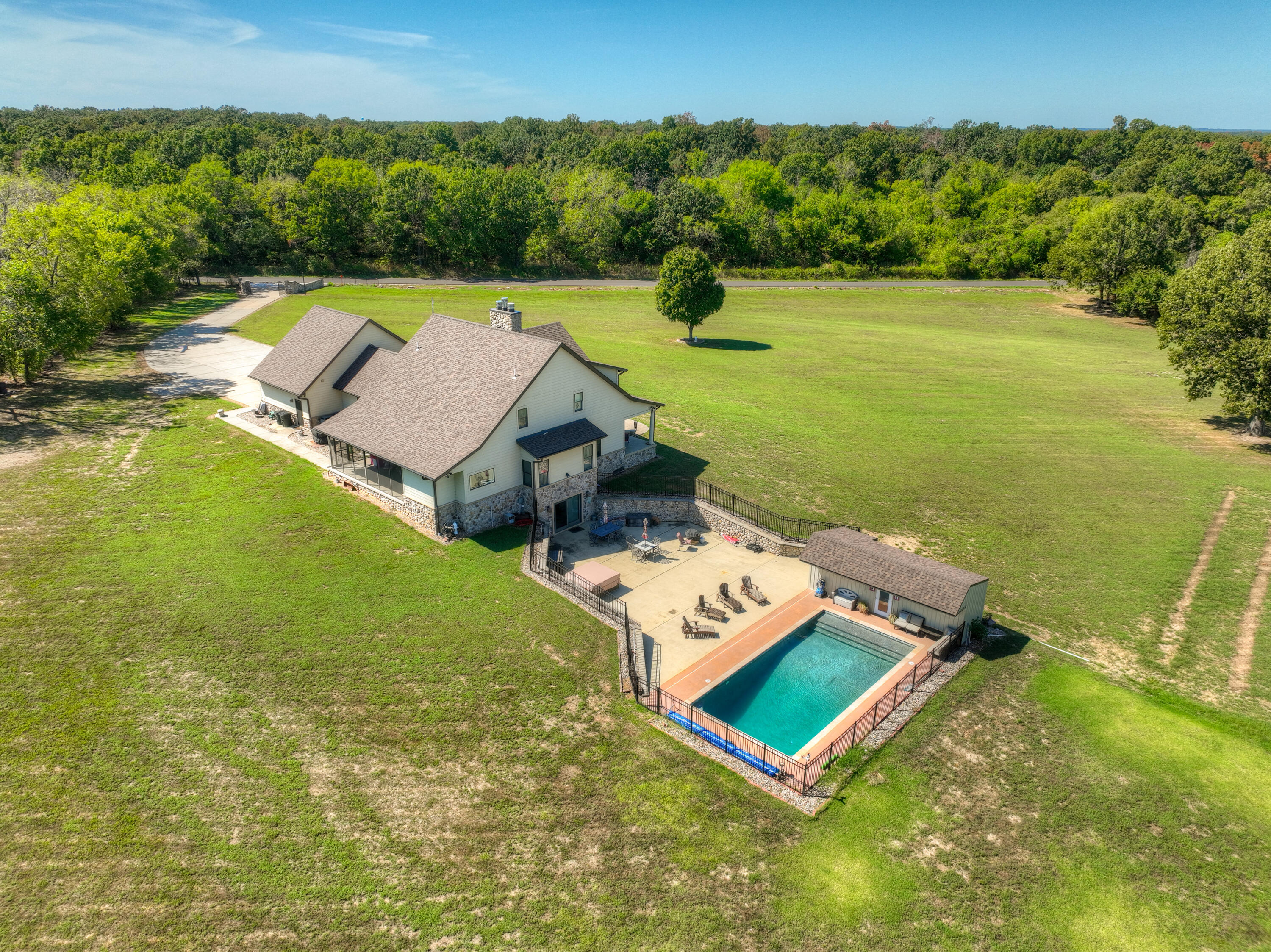 17777 Parrot Road Property Photo 3