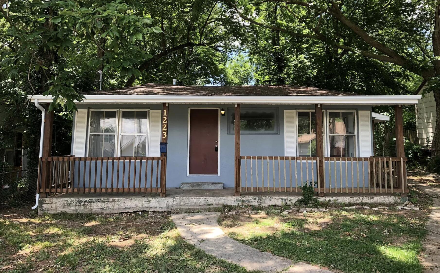 1223 South New Avenue Property Photo 1