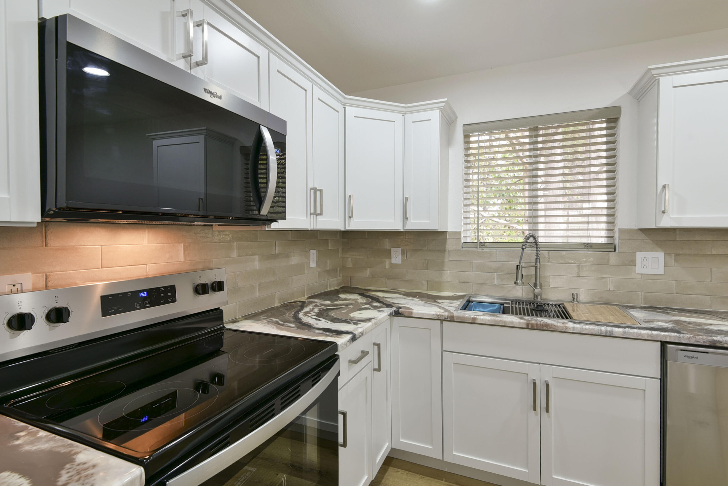 1003 Shady Lane Property Photo 12