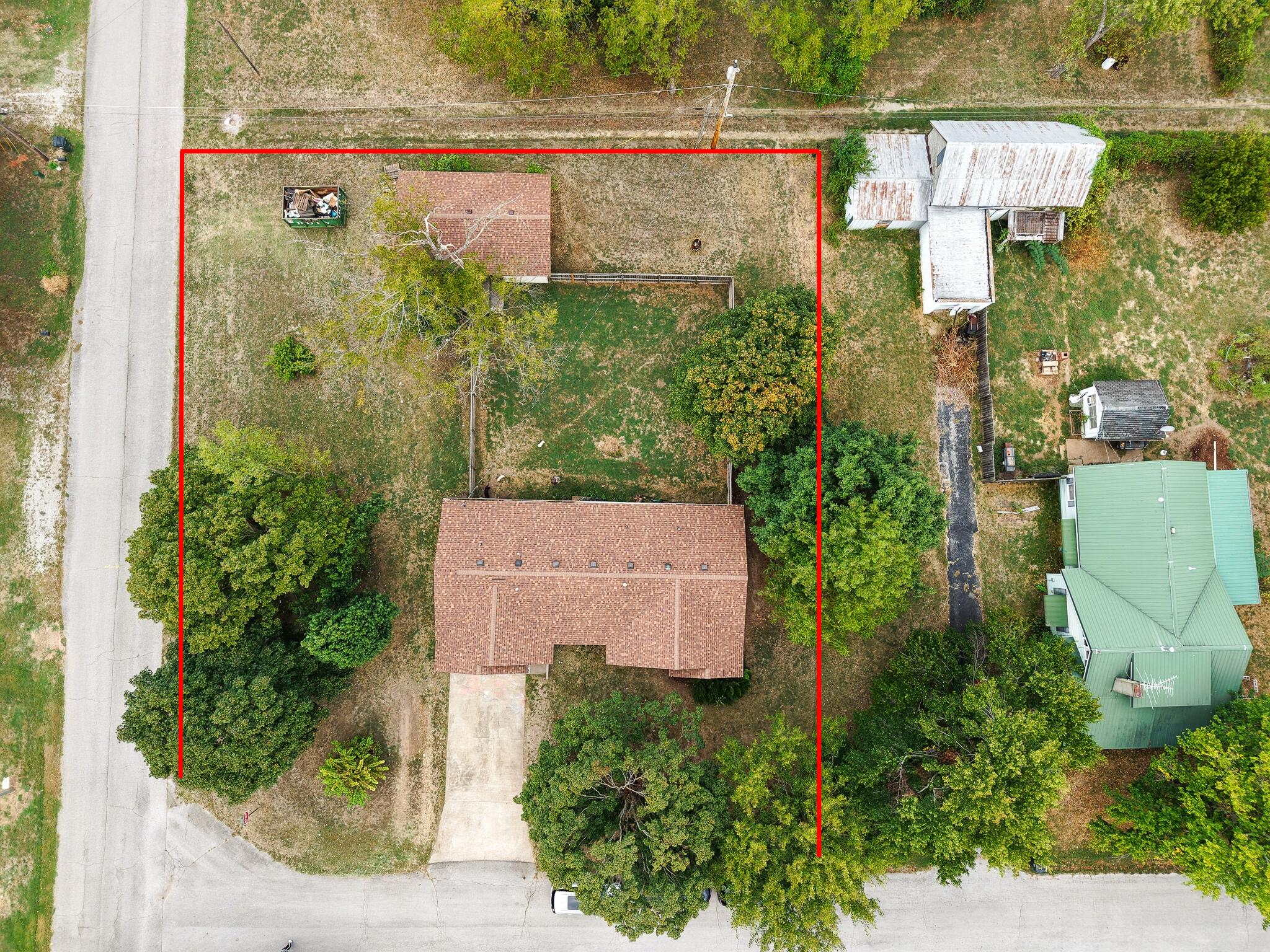 137 West Cline Street Property Photo 3
