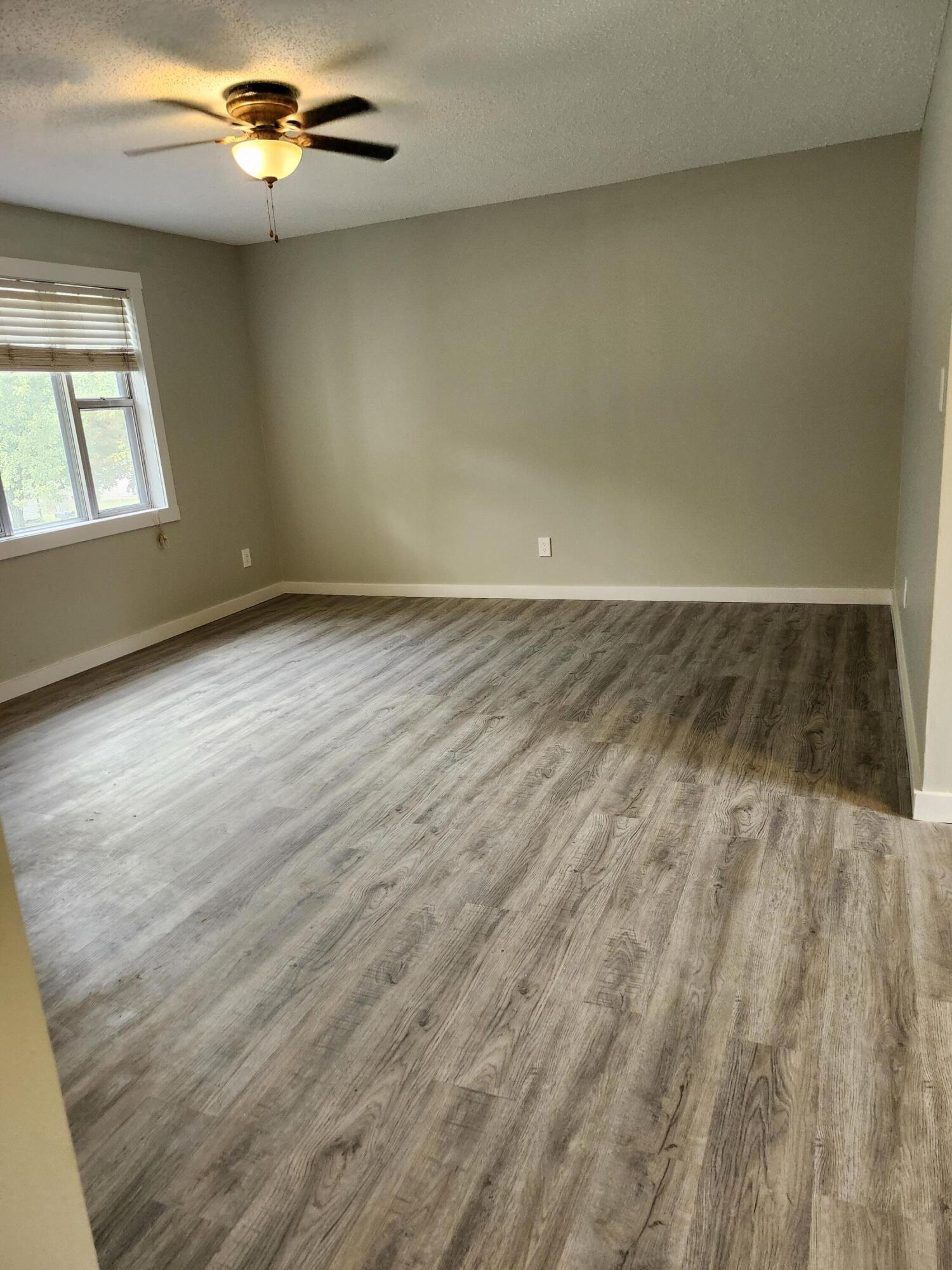 824 South Vine Street Property Photo 4