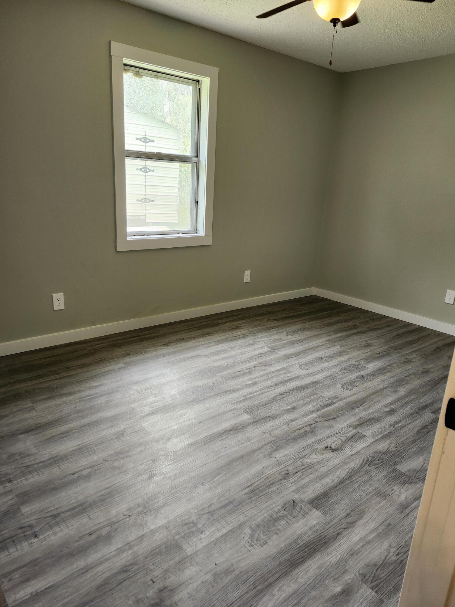 824 South Vine Street Property Photo 14