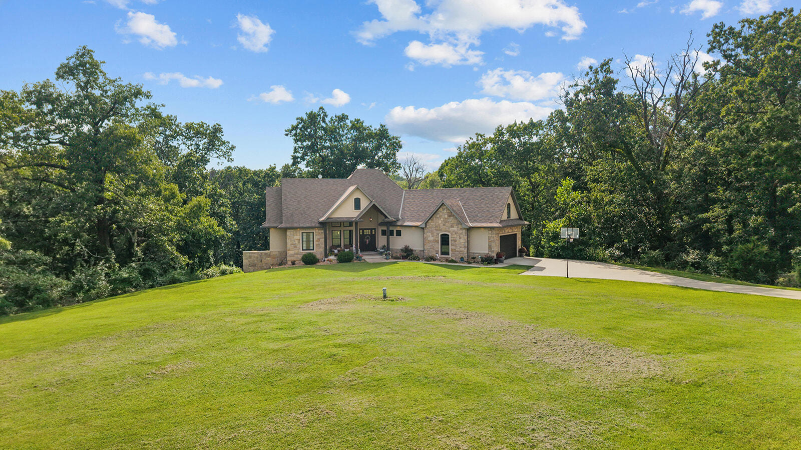 300 Buena Vista Parkway Property Photo 2