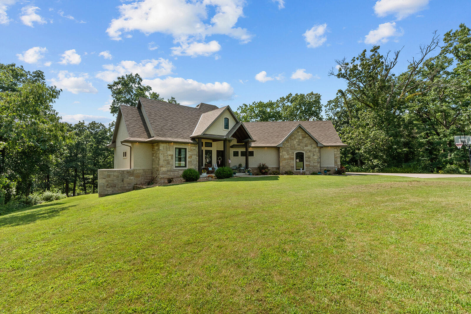 300 Buena Vista Parkway Property Photo 4