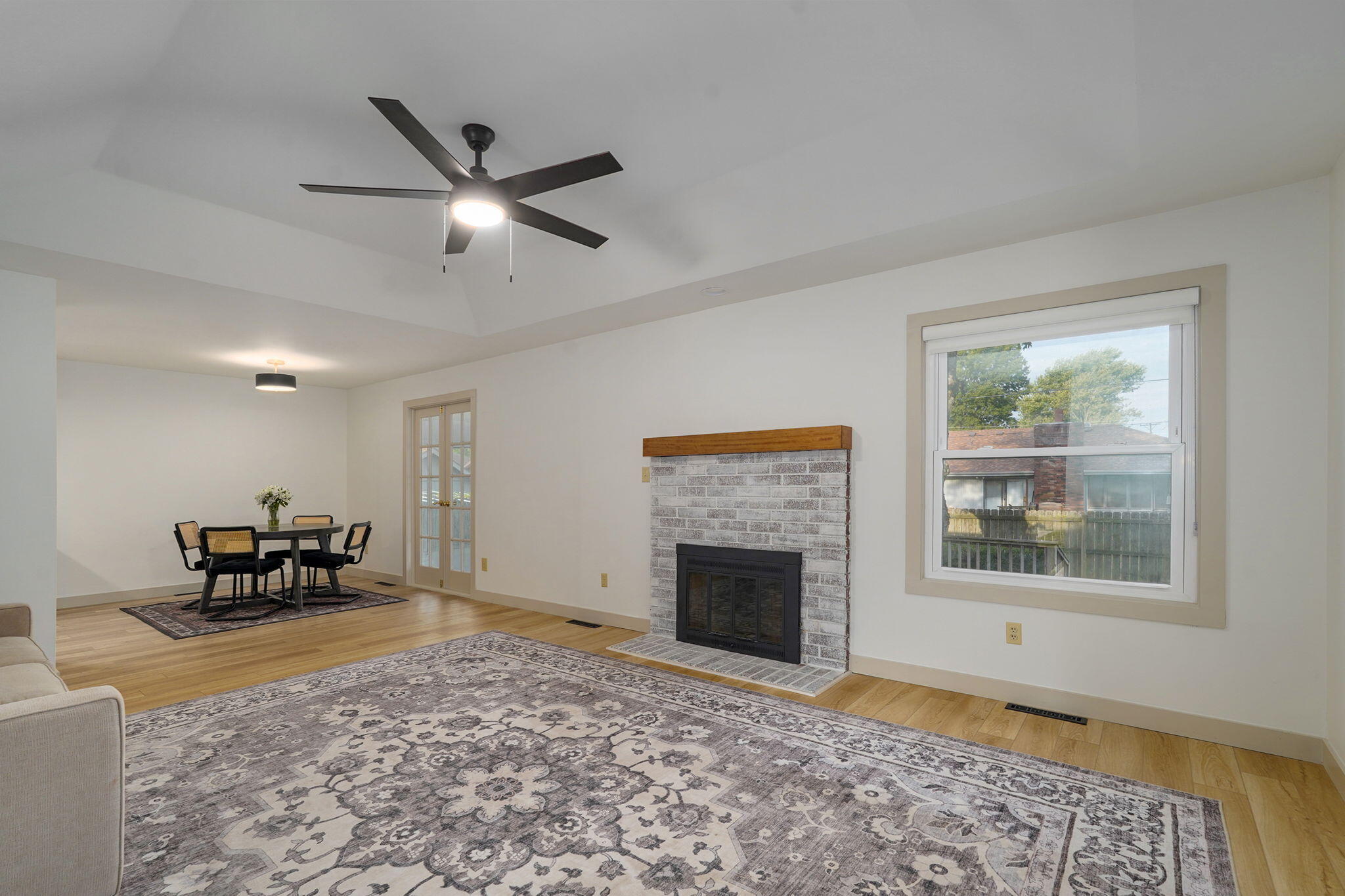 915 Breann Court Property Photo 4