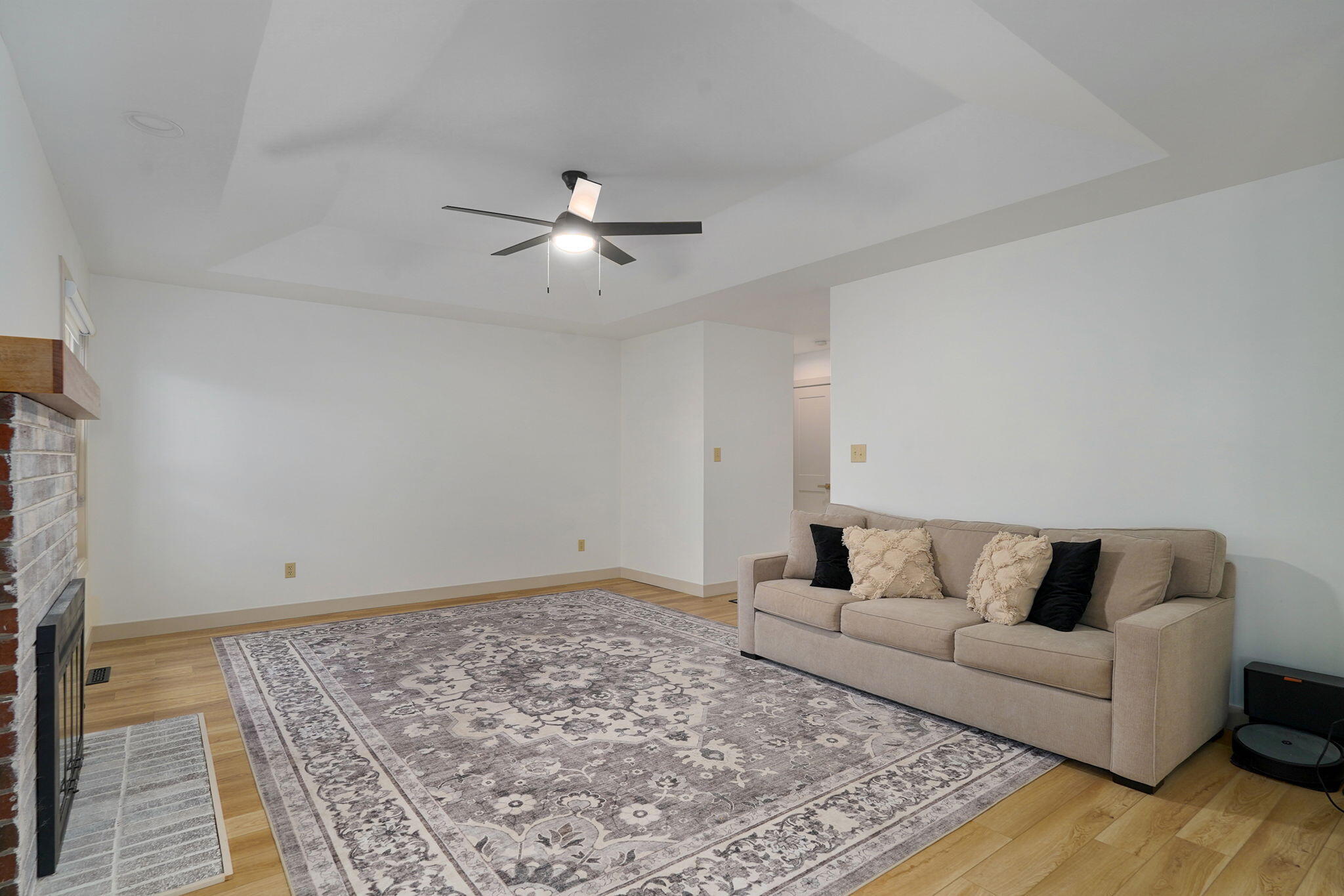 915 Breann Court Property Photo 6