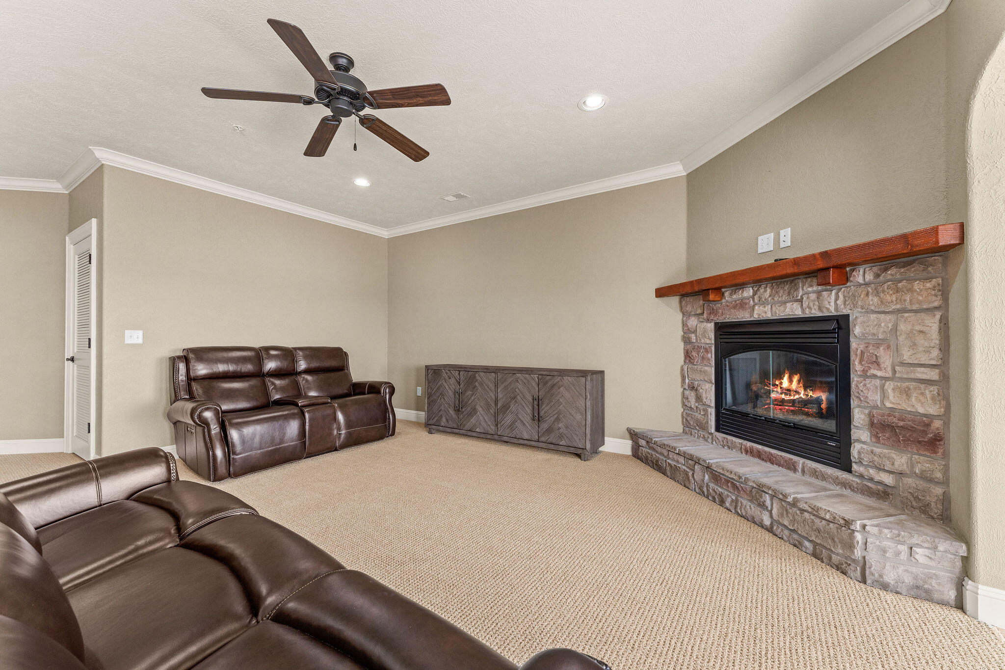 53 Royal Vista Drive 206 Property Photo 10