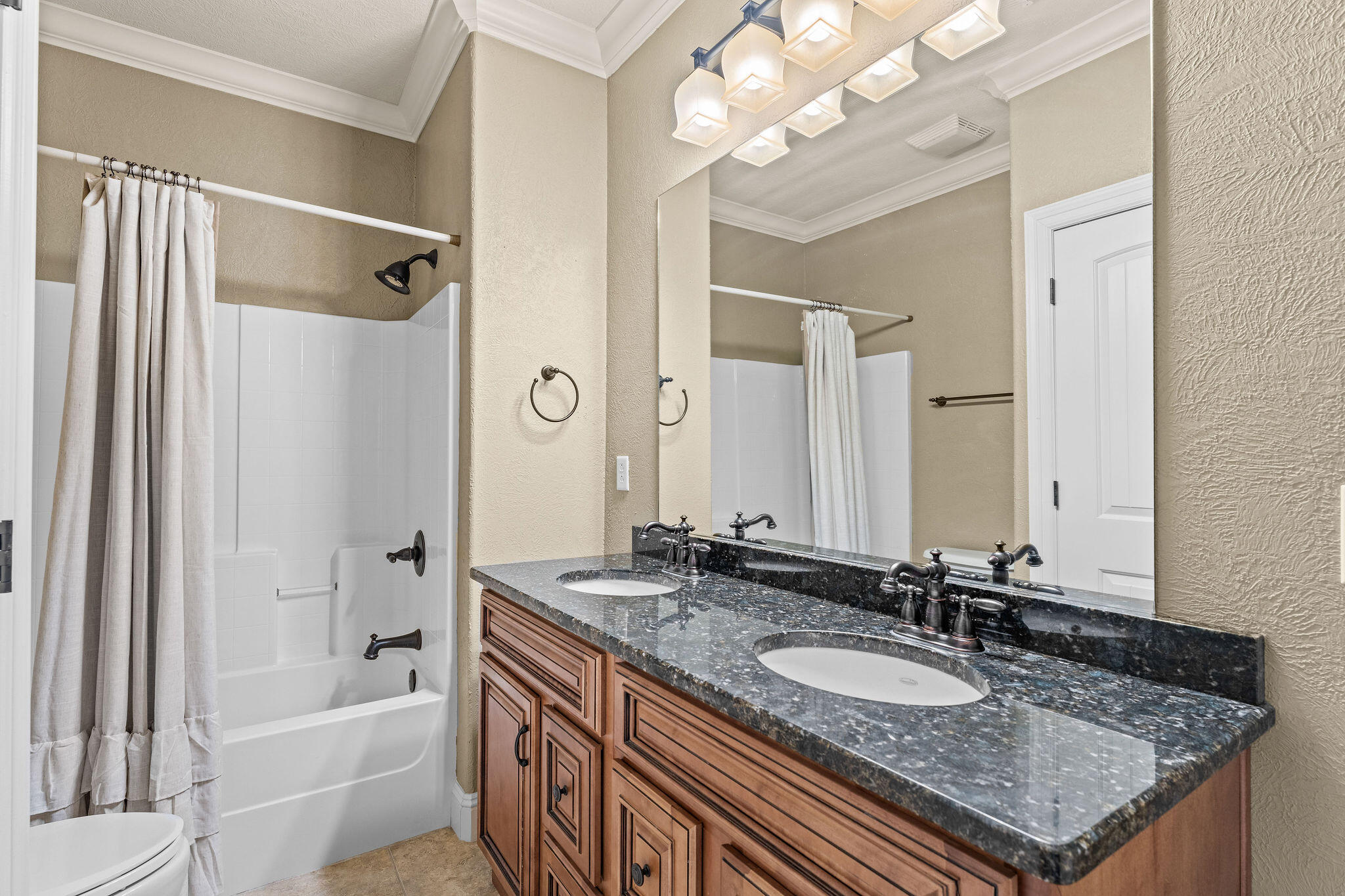 53 Royal Vista Drive 206 Property Photo 17