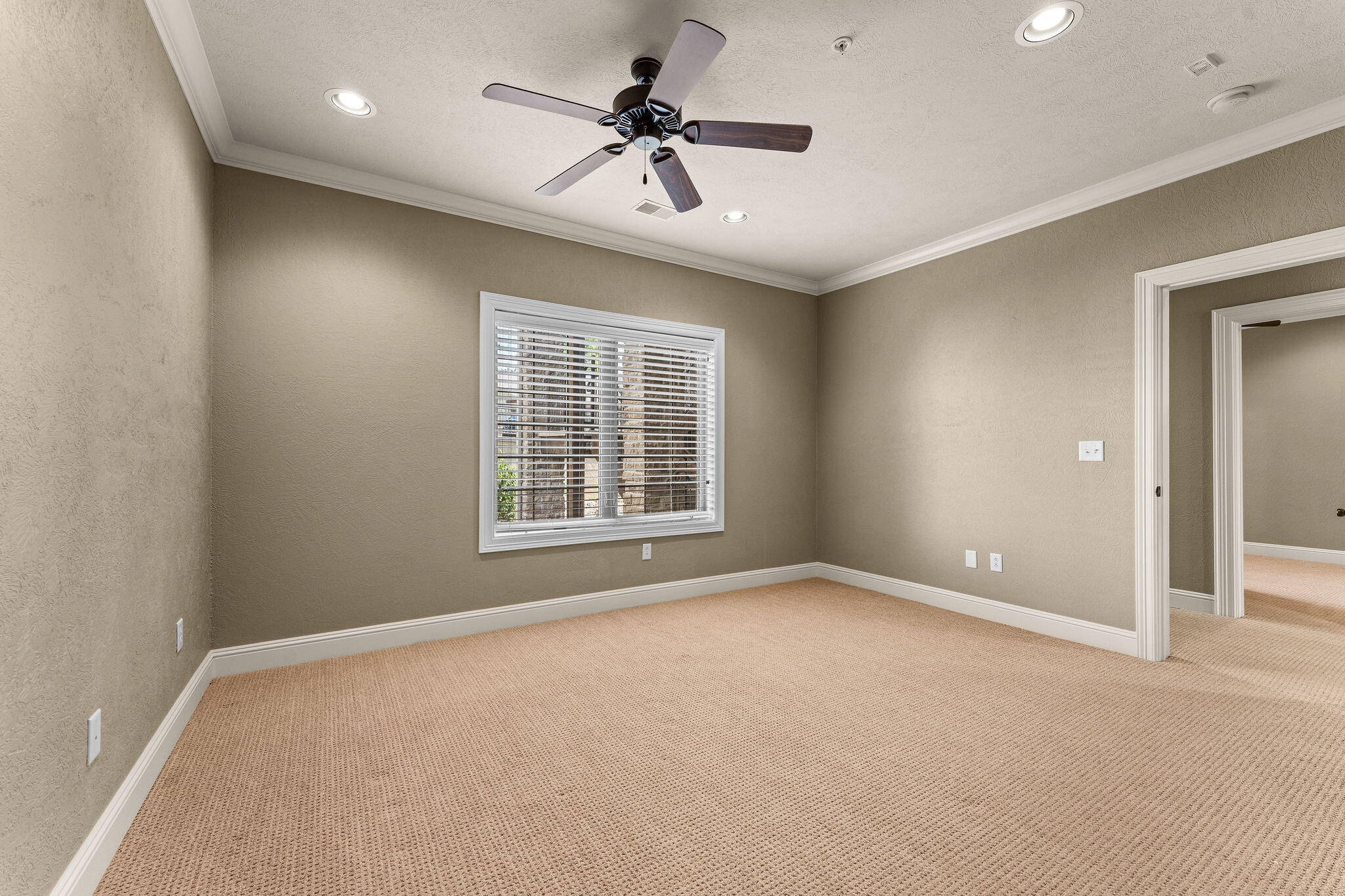 53 Royal Vista Drive 206 Property Photo 20