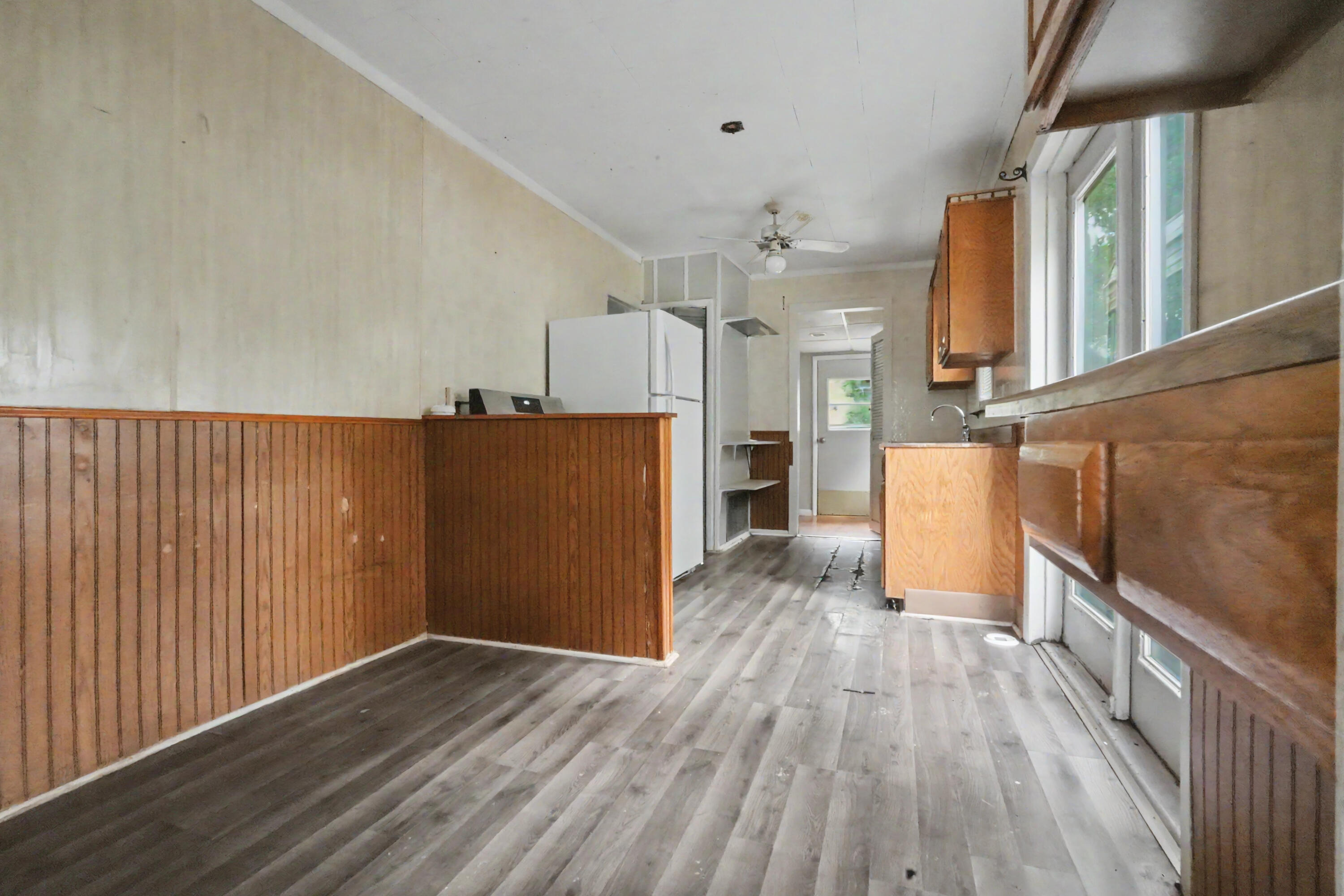 2434 North Pickwick Avenue Property Photo 11