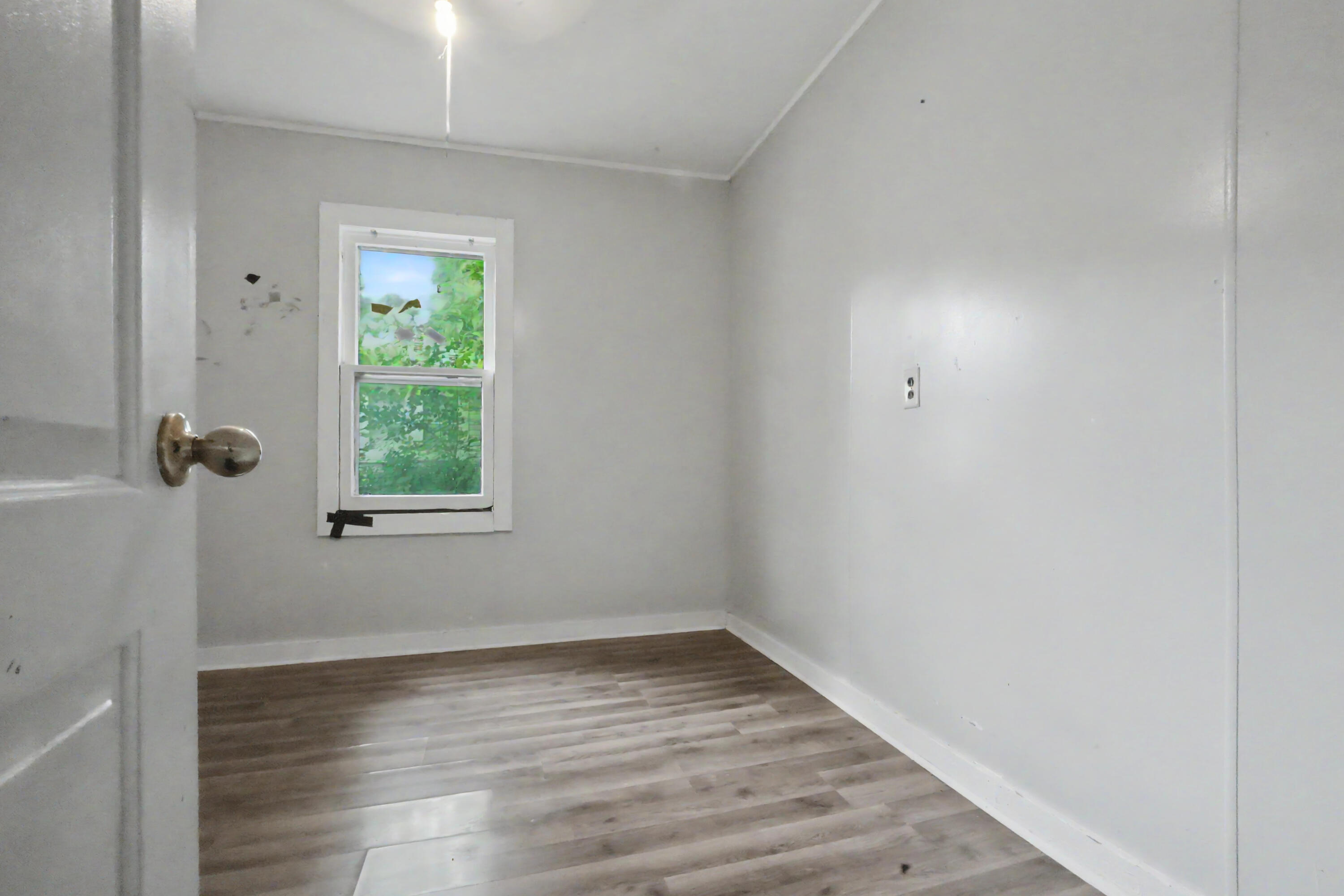 2434 North Pickwick Avenue Property Photo 20