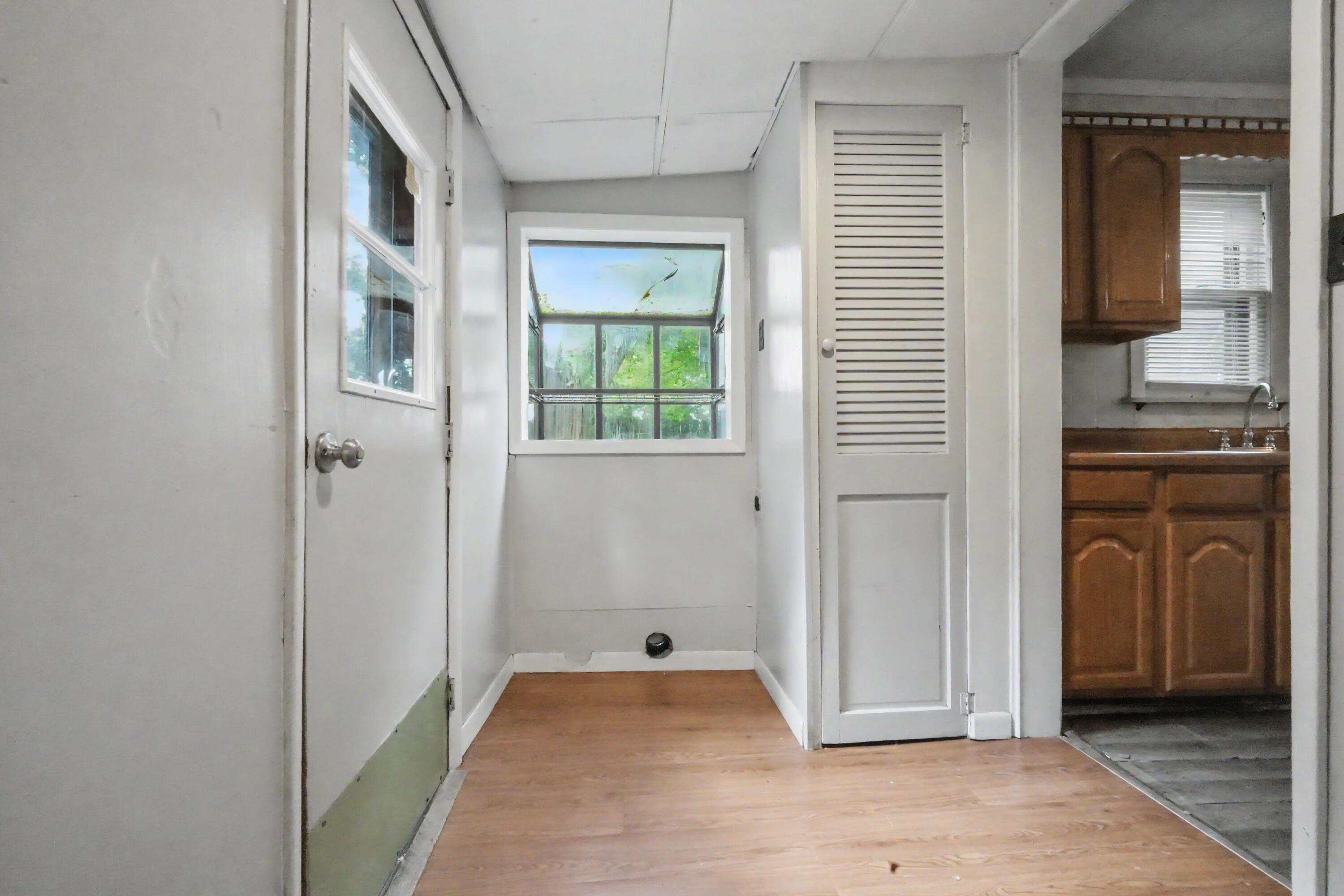 2434 North Pickwick Avenue Property Photo 24