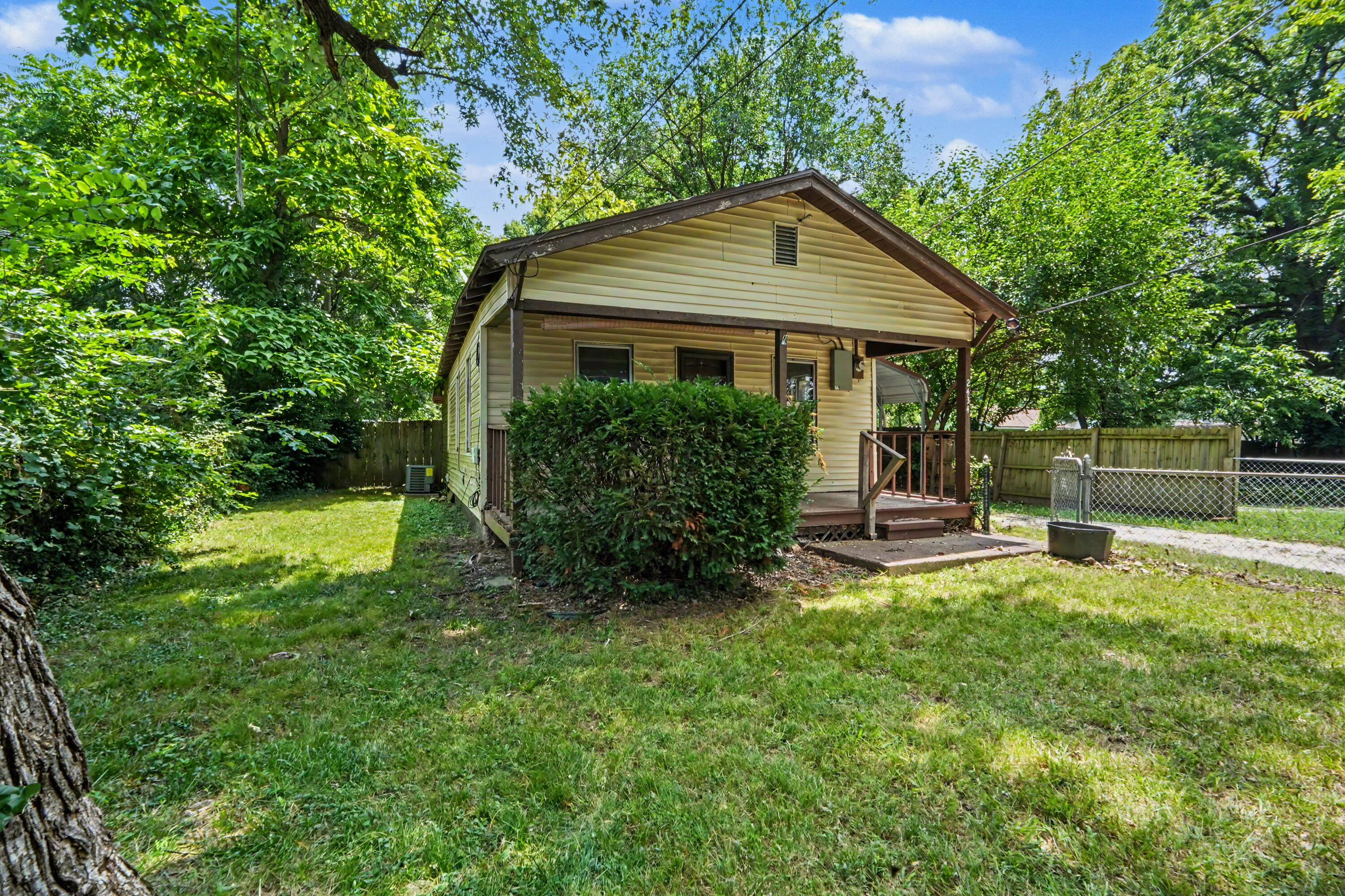 2434 North Pickwick Avenue Property Photo 34
