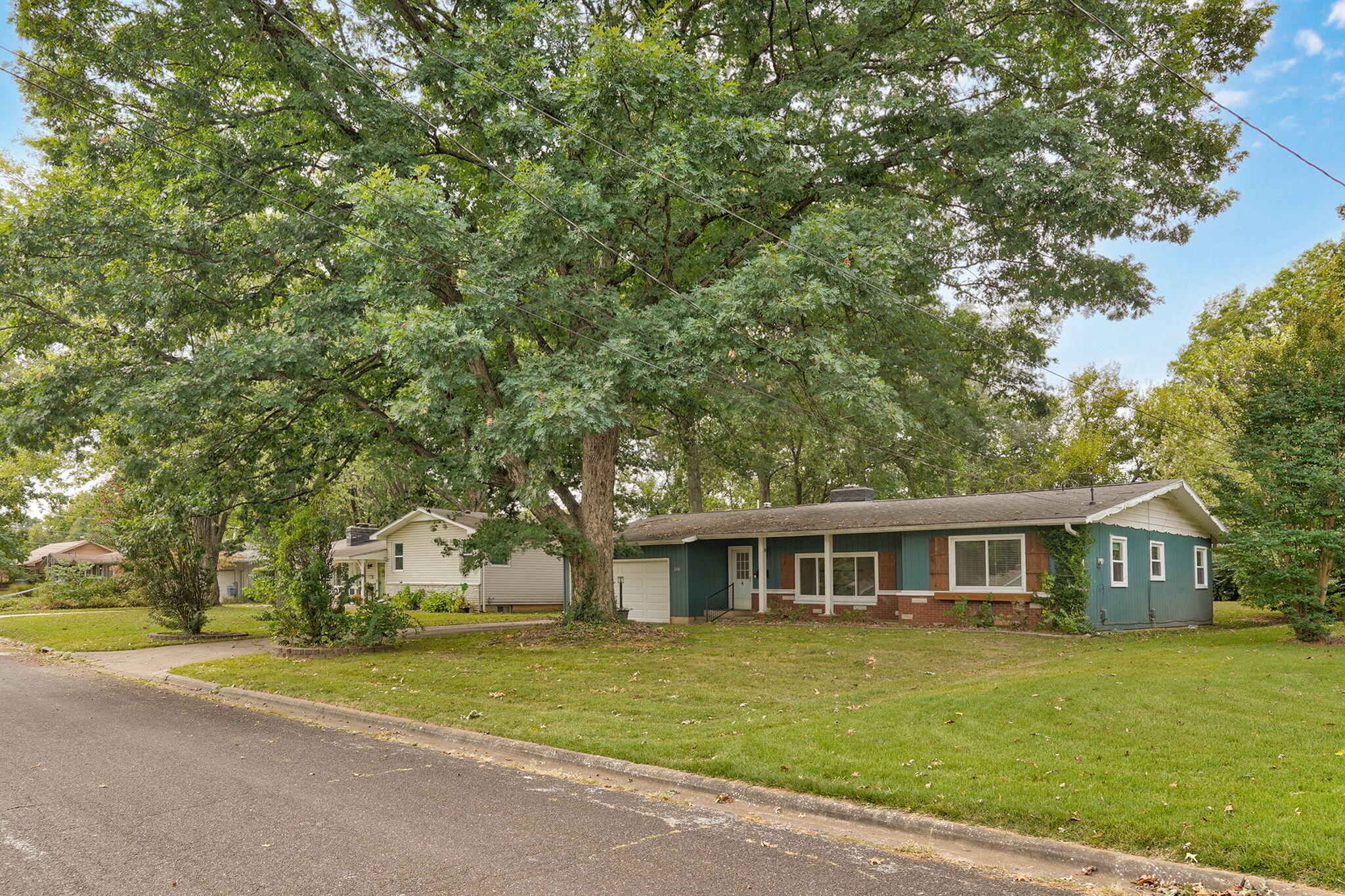 2141 South Oak Grove Avenue Property Photo 2