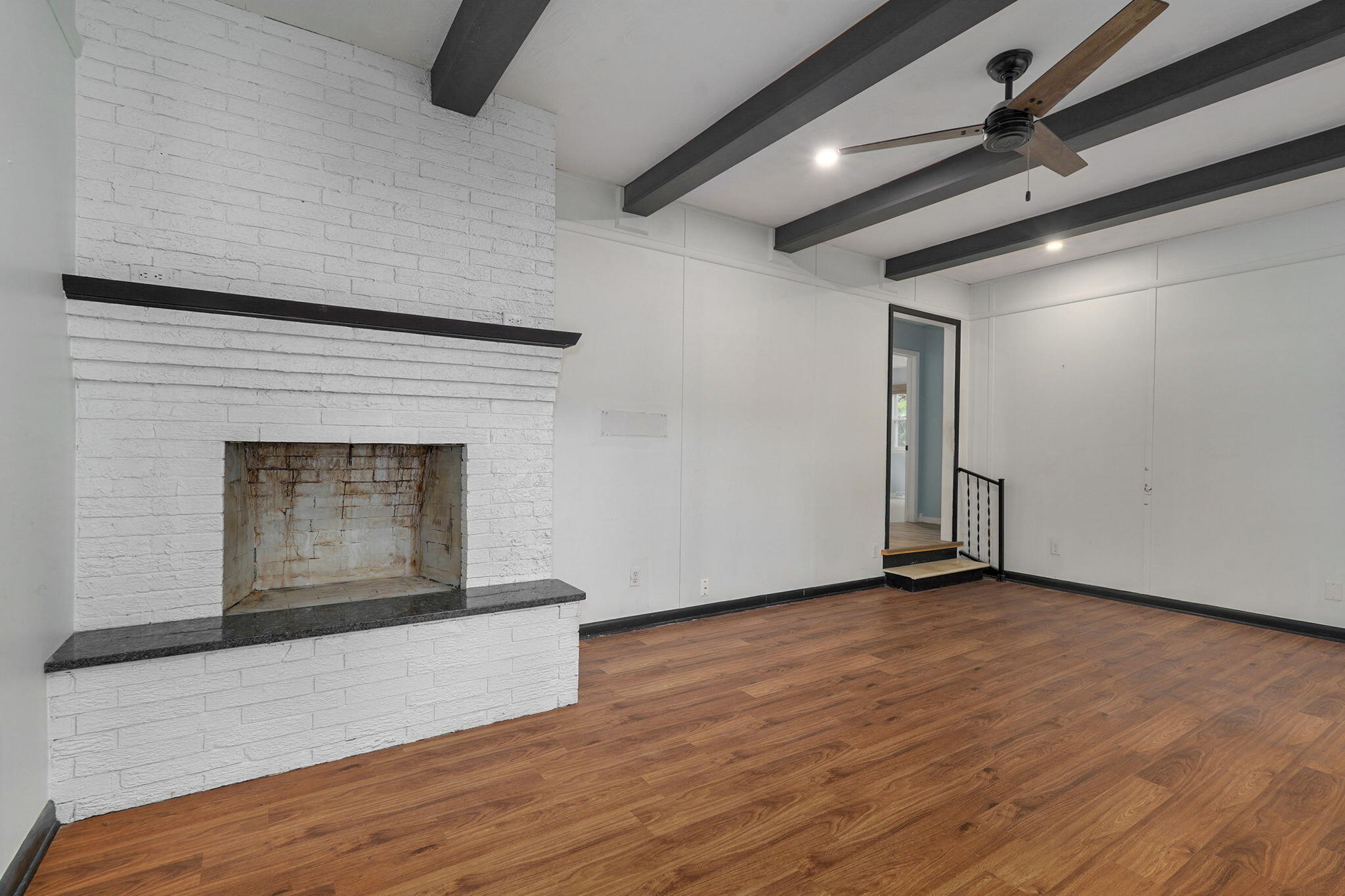 2141 South Oak Grove Avenue Property Photo 7