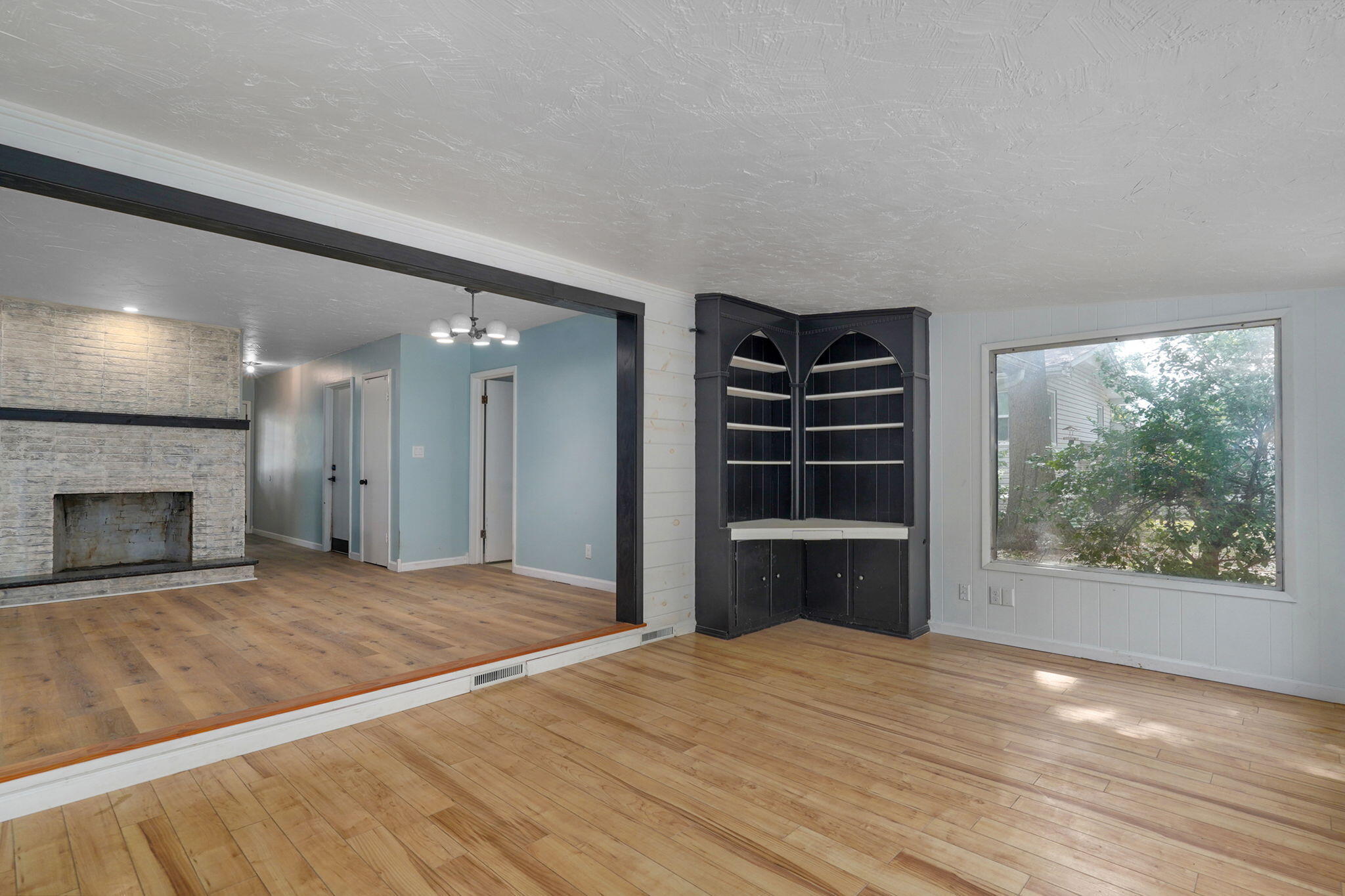 2141 South Oak Grove Avenue Property Photo 17