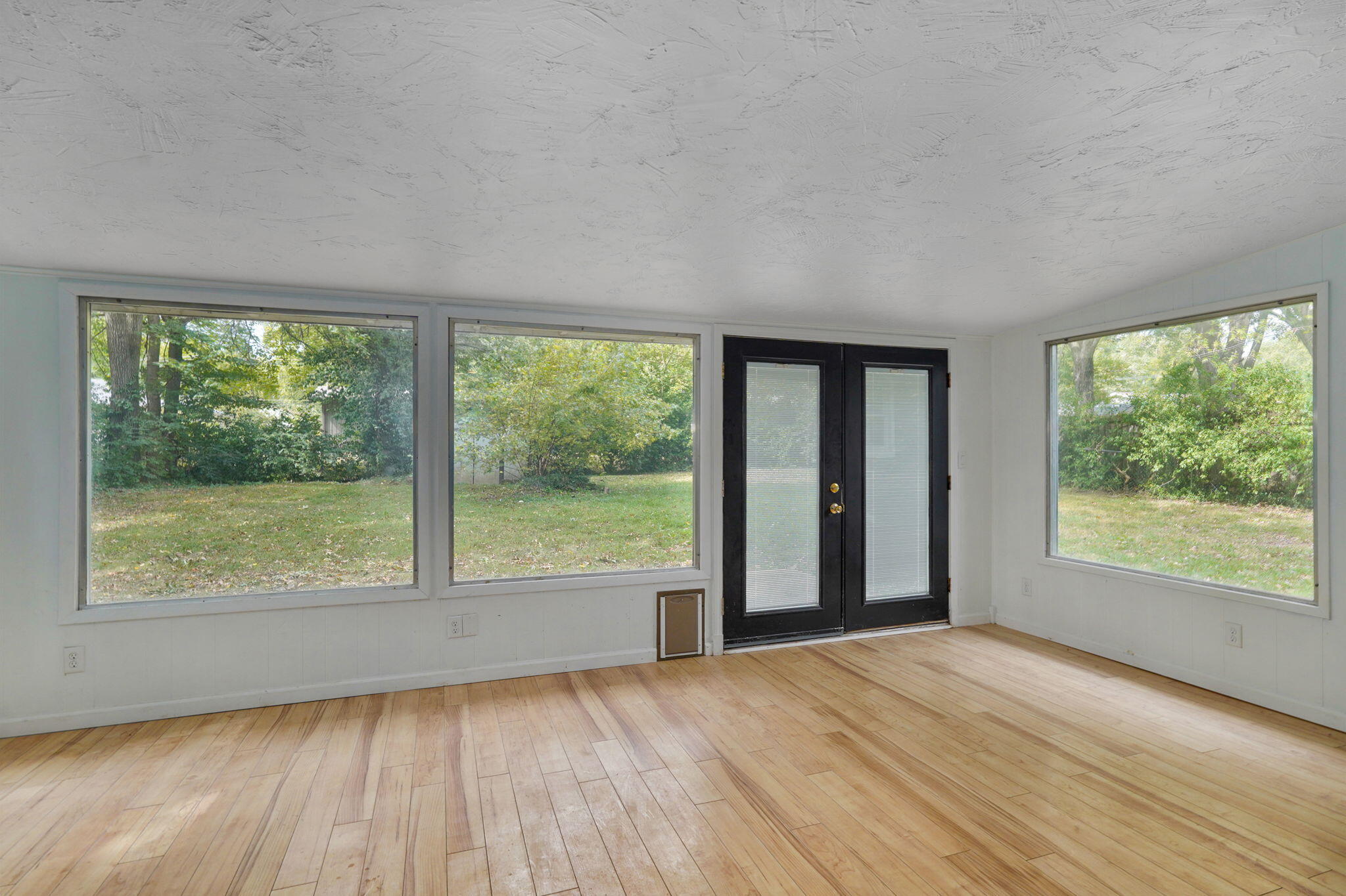 2141 South Oak Grove Avenue Property Photo 18