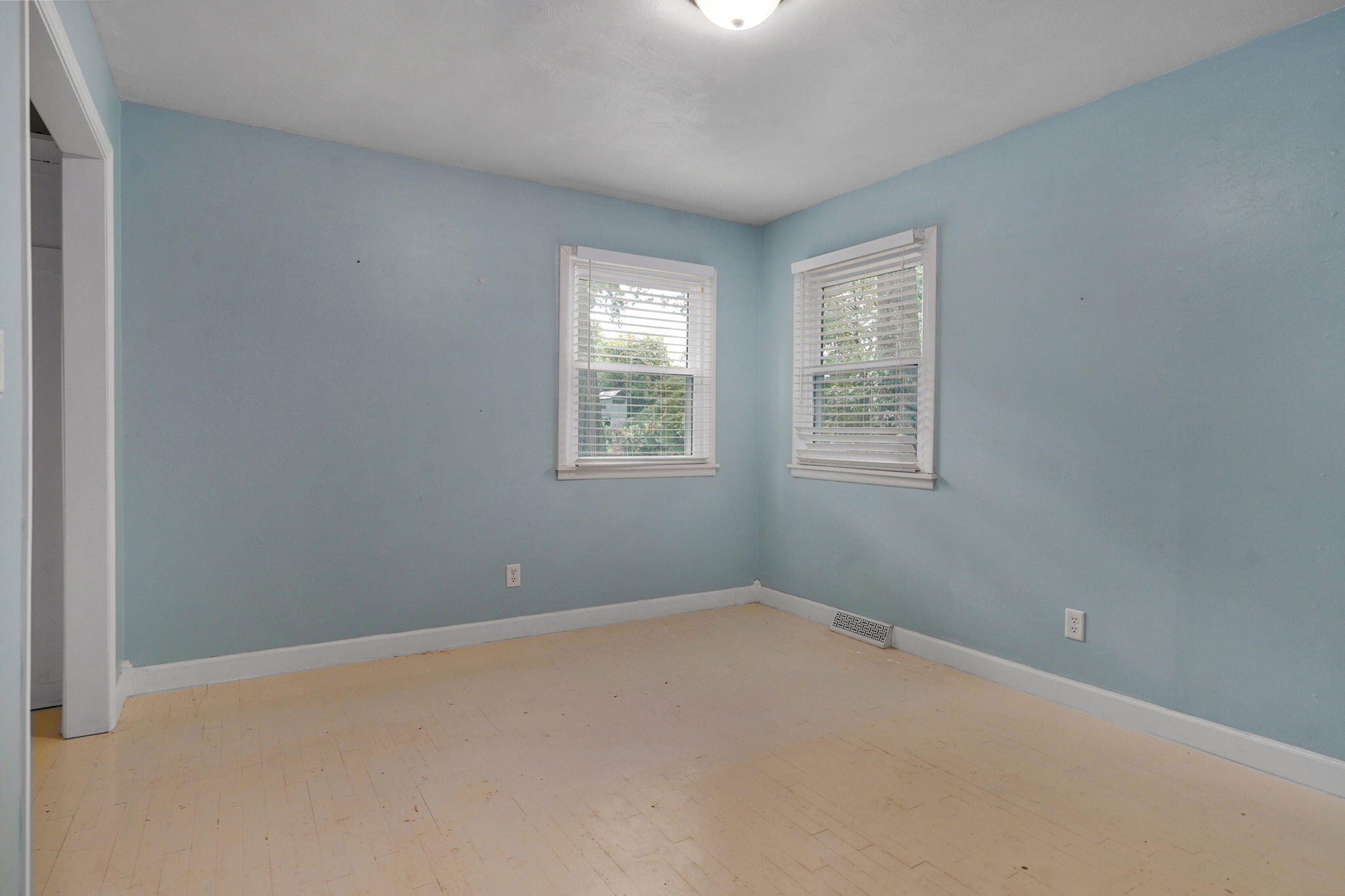 2141 South Oak Grove Avenue Property Photo 19