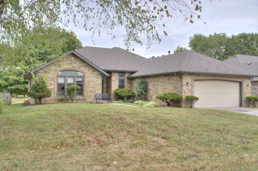2525 North Meadowlake Drive Property Photo 1