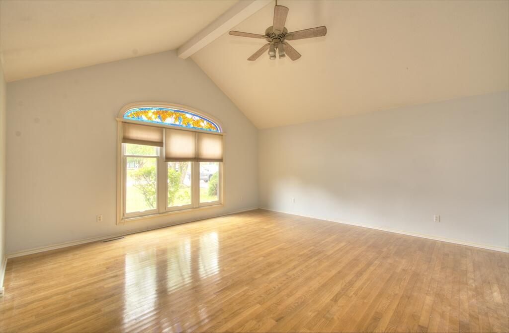 2525 North Meadowlake Drive Property Photo 4