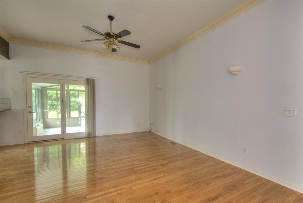 2525 North Meadowlake Drive Property Photo 8