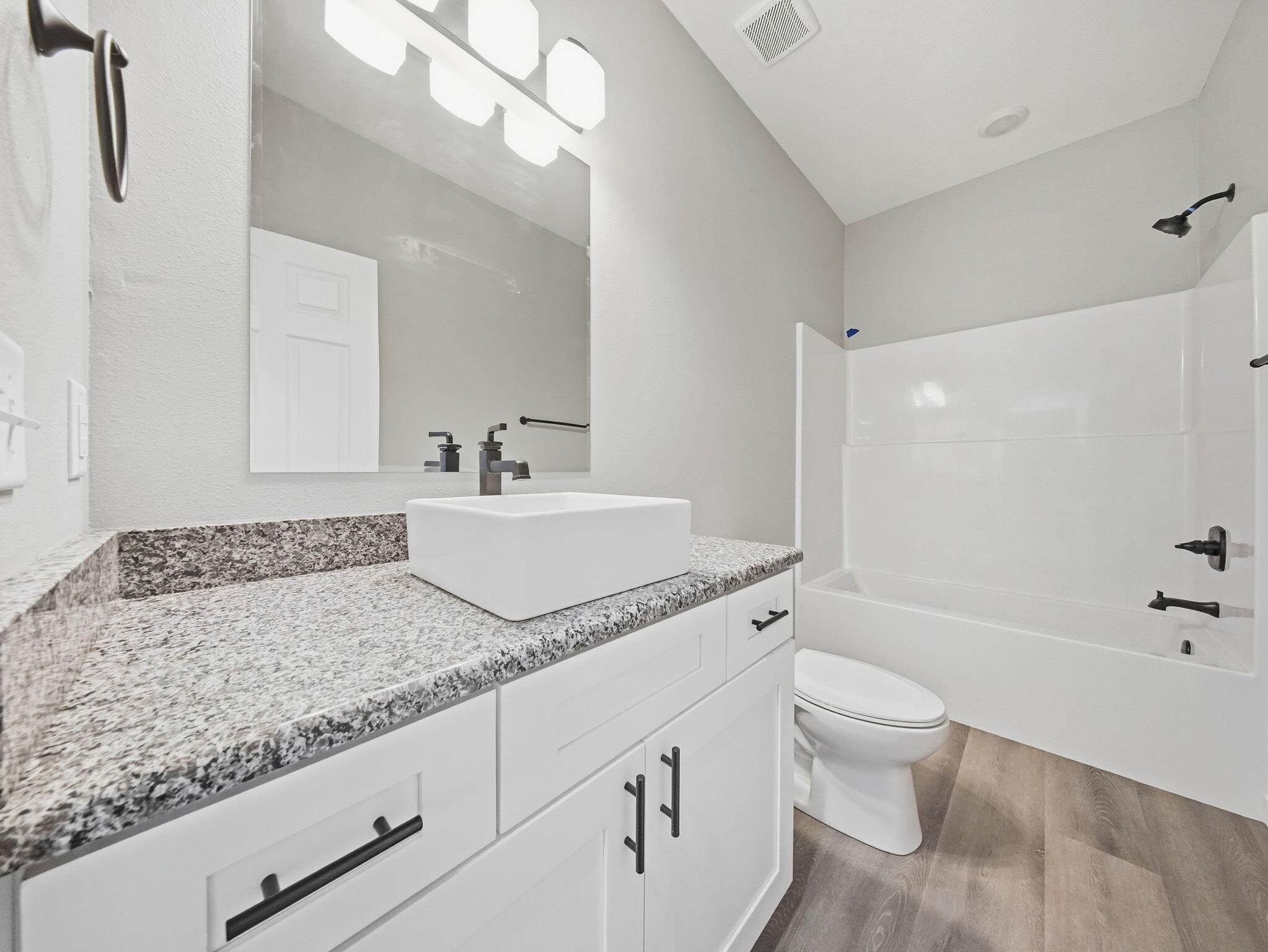 5250 West Crestmere Drive Property Photo 15