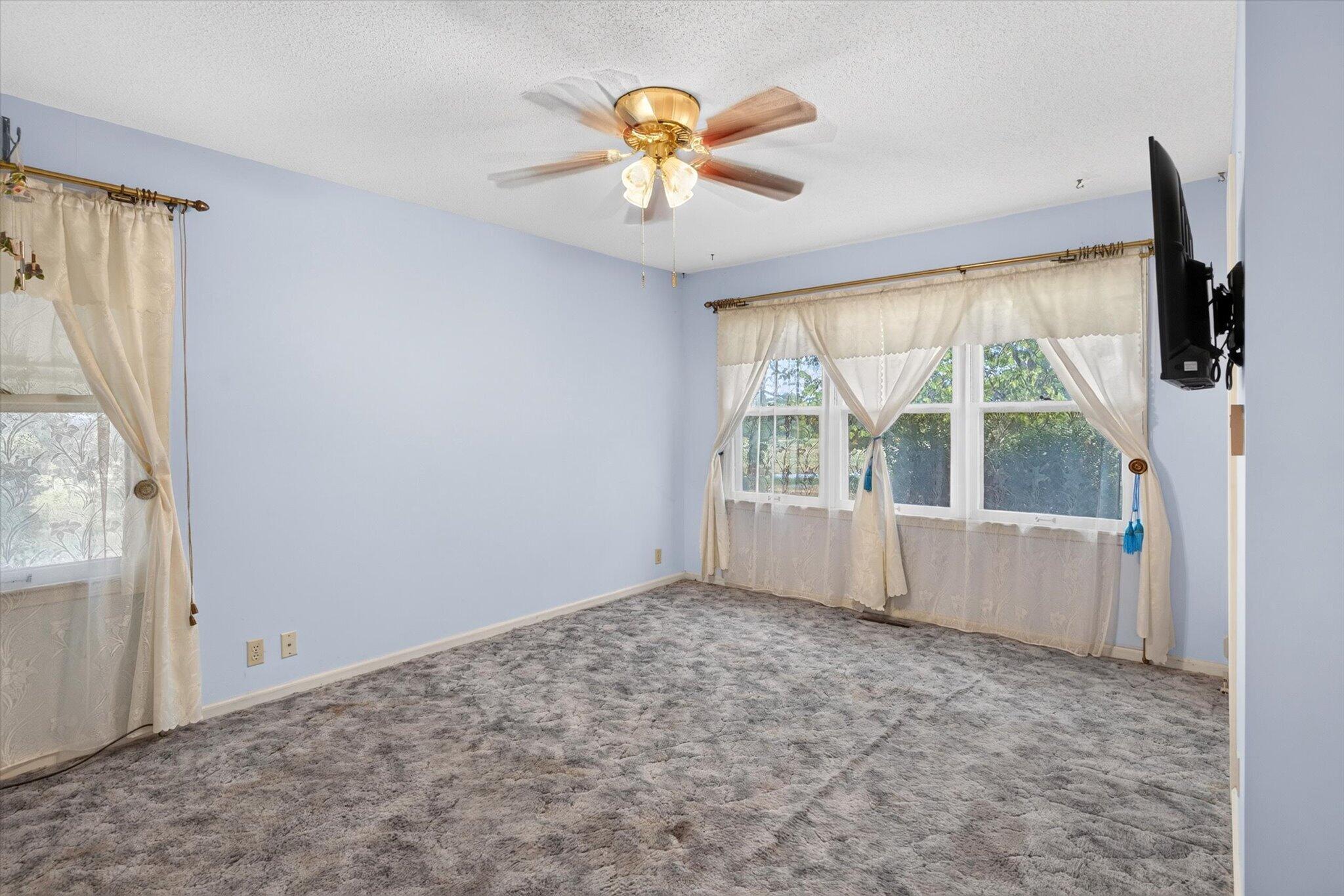 172 East Highway 32 Property Photo 15