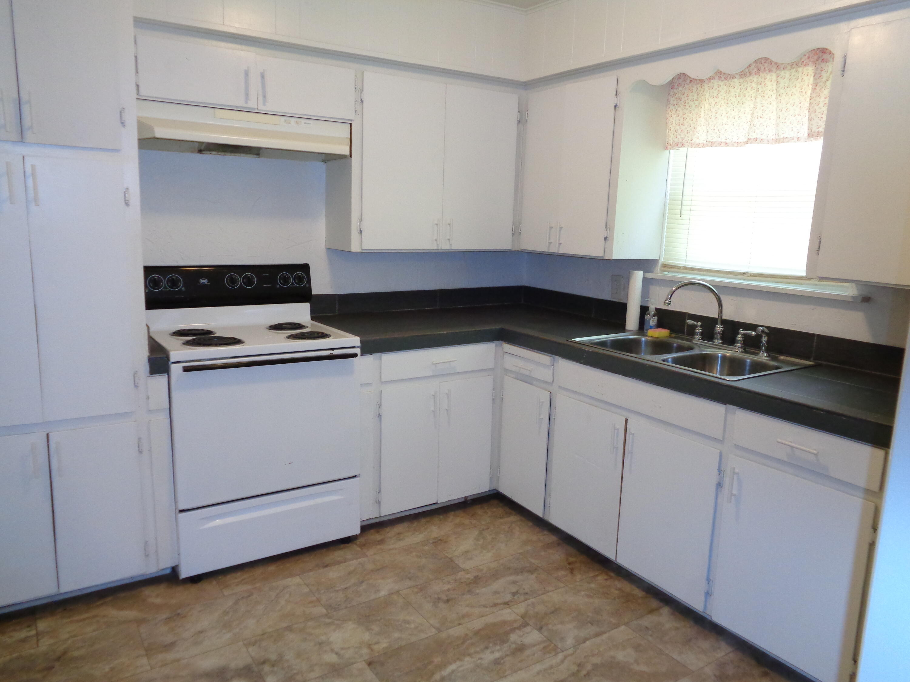 1200 West Atlantic Street Property Photo 12