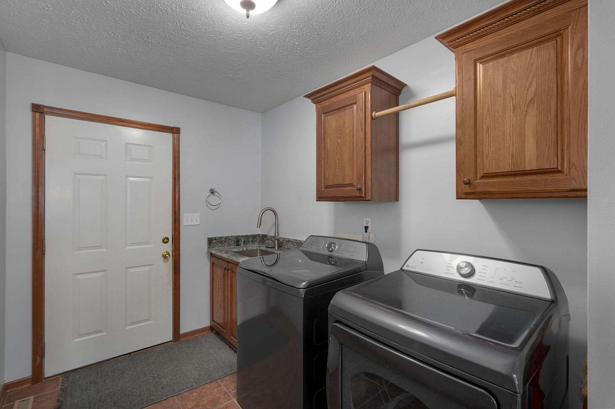 905 North 21st Avenue Property Photo 15