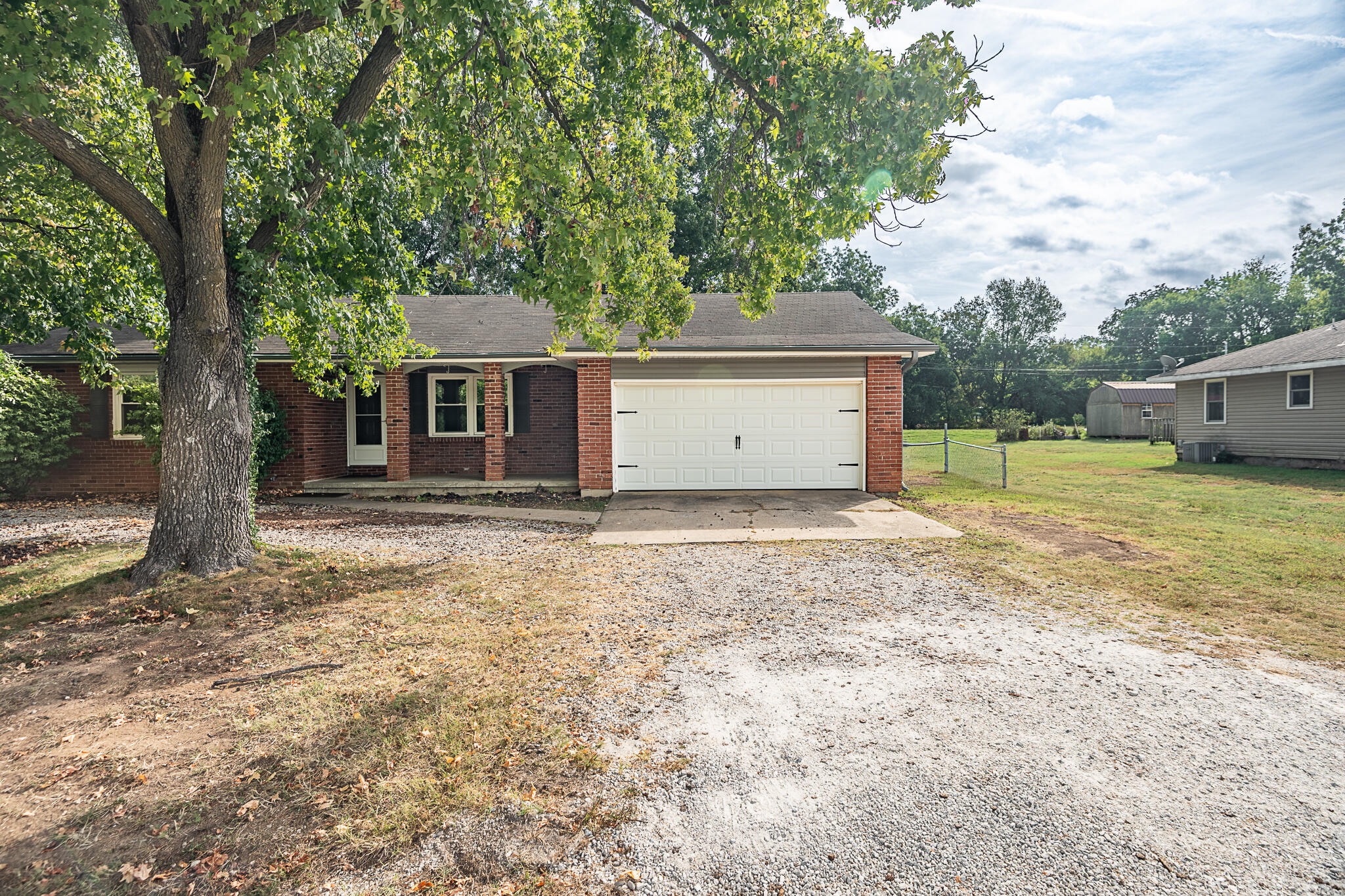 214 South Farmer Road Property Photo 2