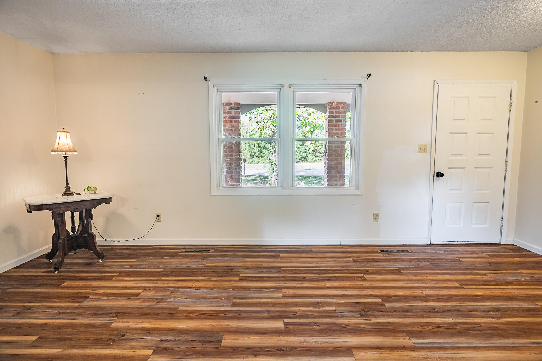 214 South Farmer Road Property Photo 6