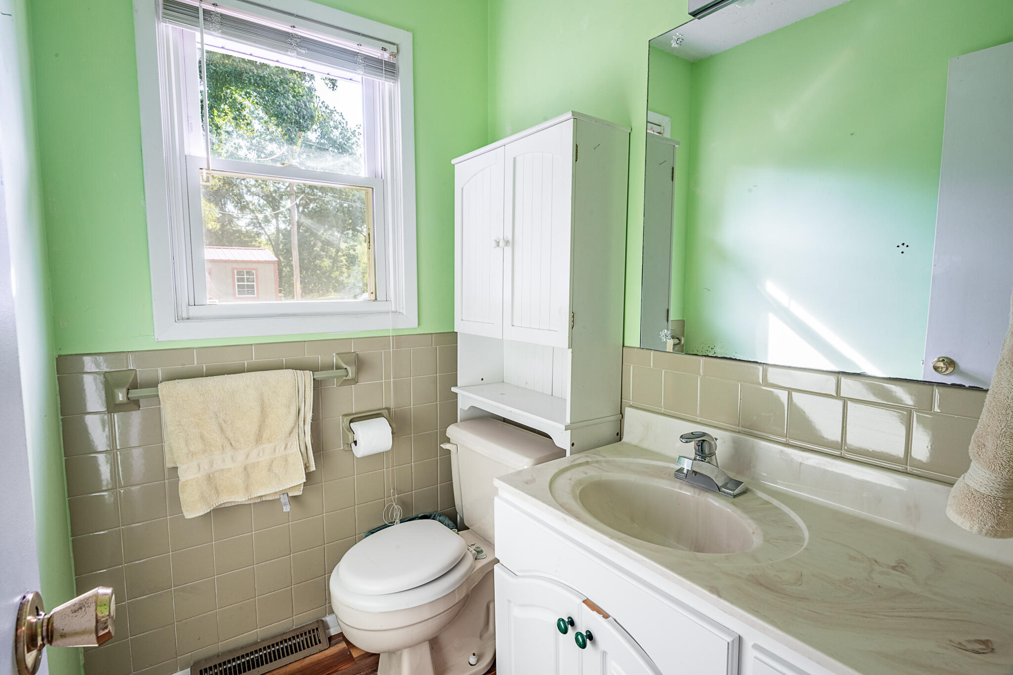 214 South Farmer Road Property Photo 23