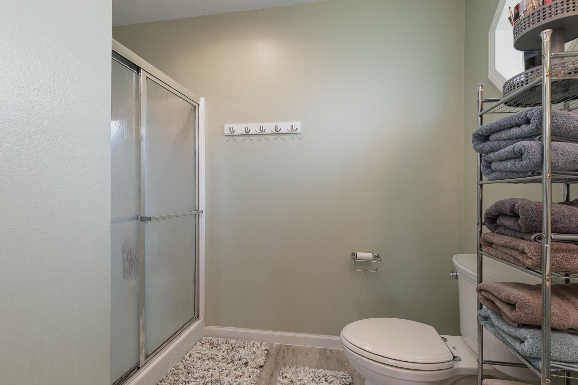 335 South Foster Avenue Property Photo 17