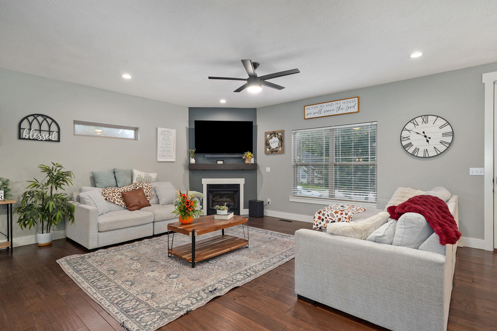 824 Gold Rush Avenue Property Photo 8