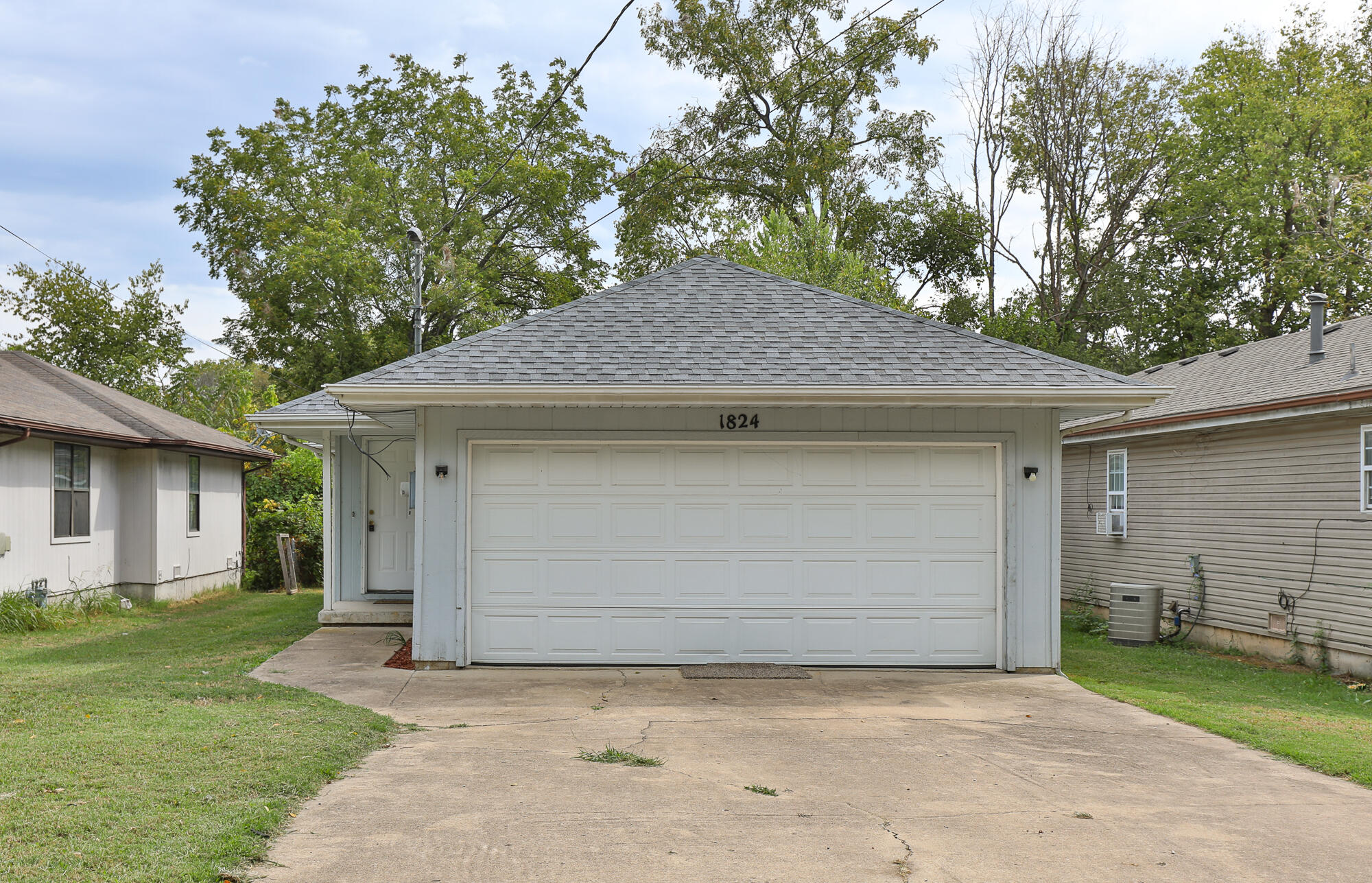 1824 North Golden Avenue Property Photo 1