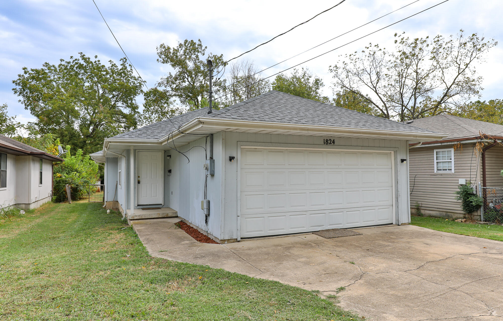 1824 North Golden Avenue Property Photo 2