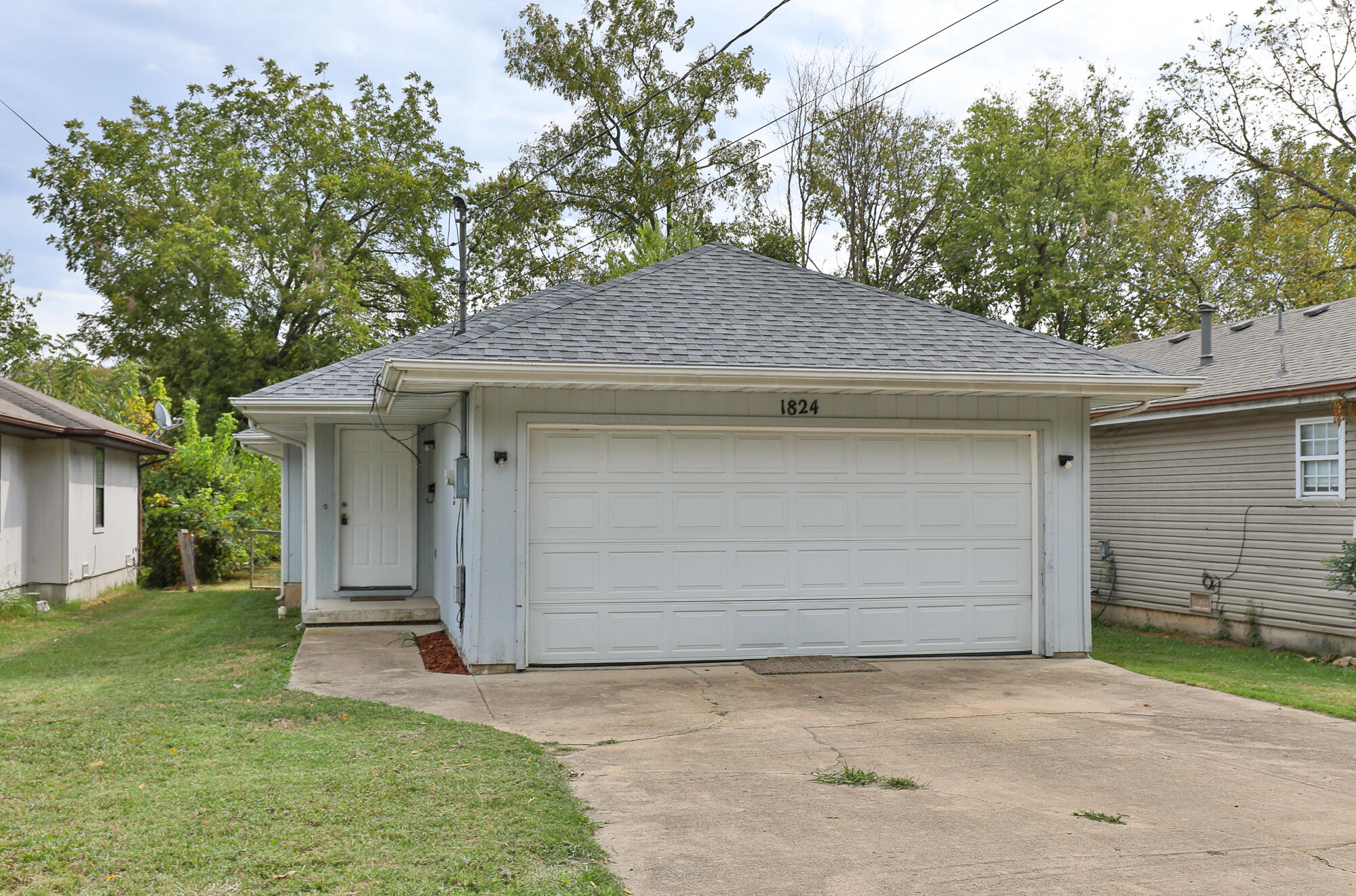 1824 North Golden Avenue Property Photo 3