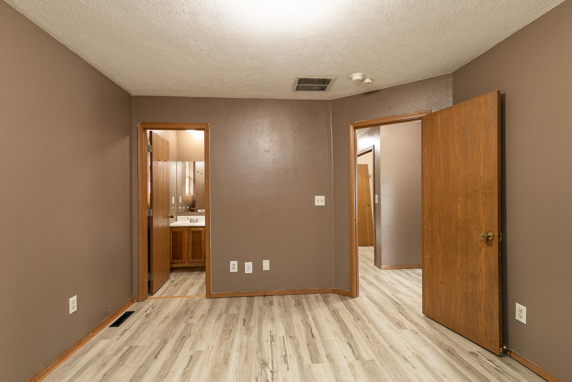 1824 North Golden Avenue Property Photo 18