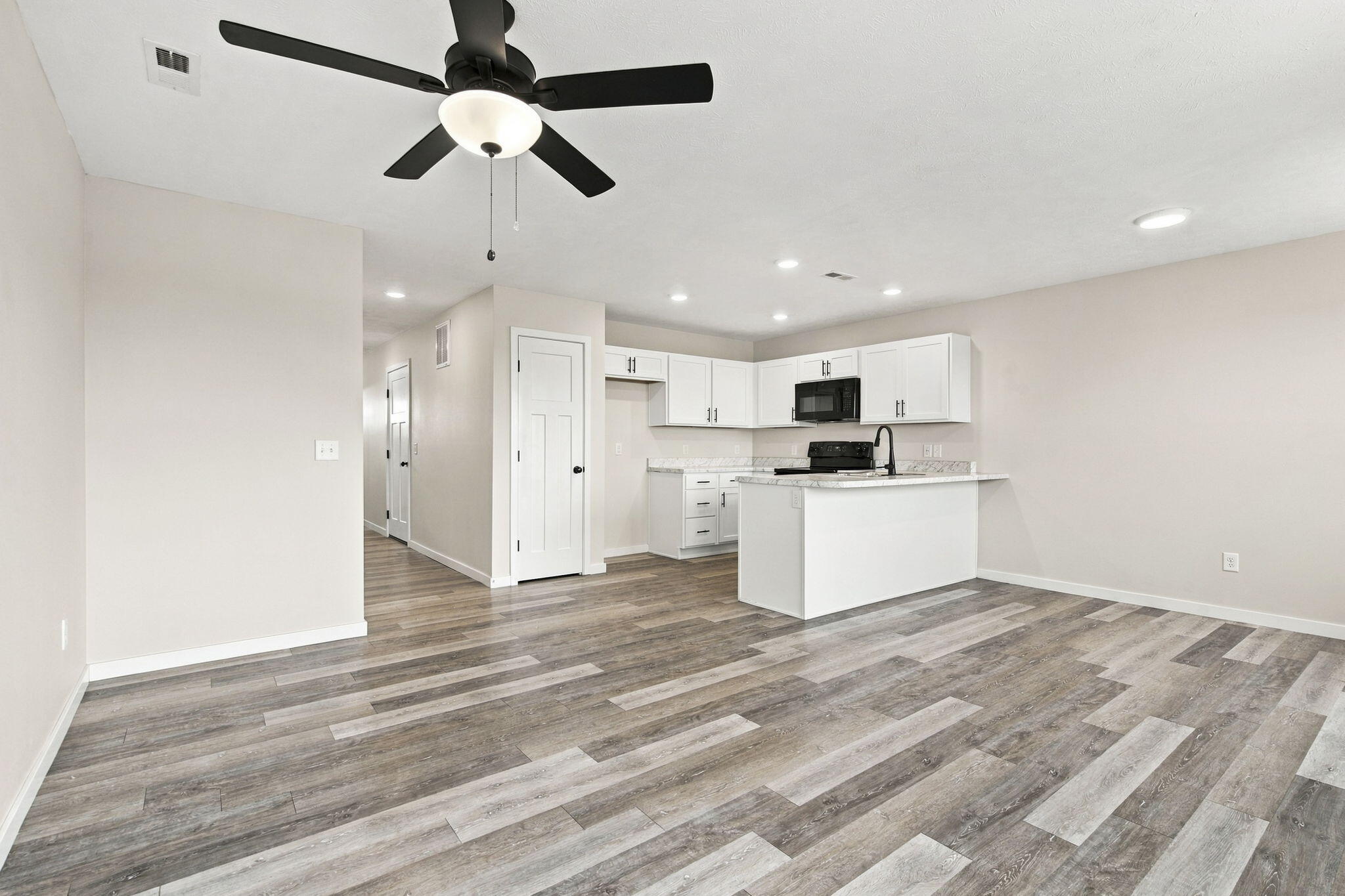 1202 East Perry Street Property Photo 4