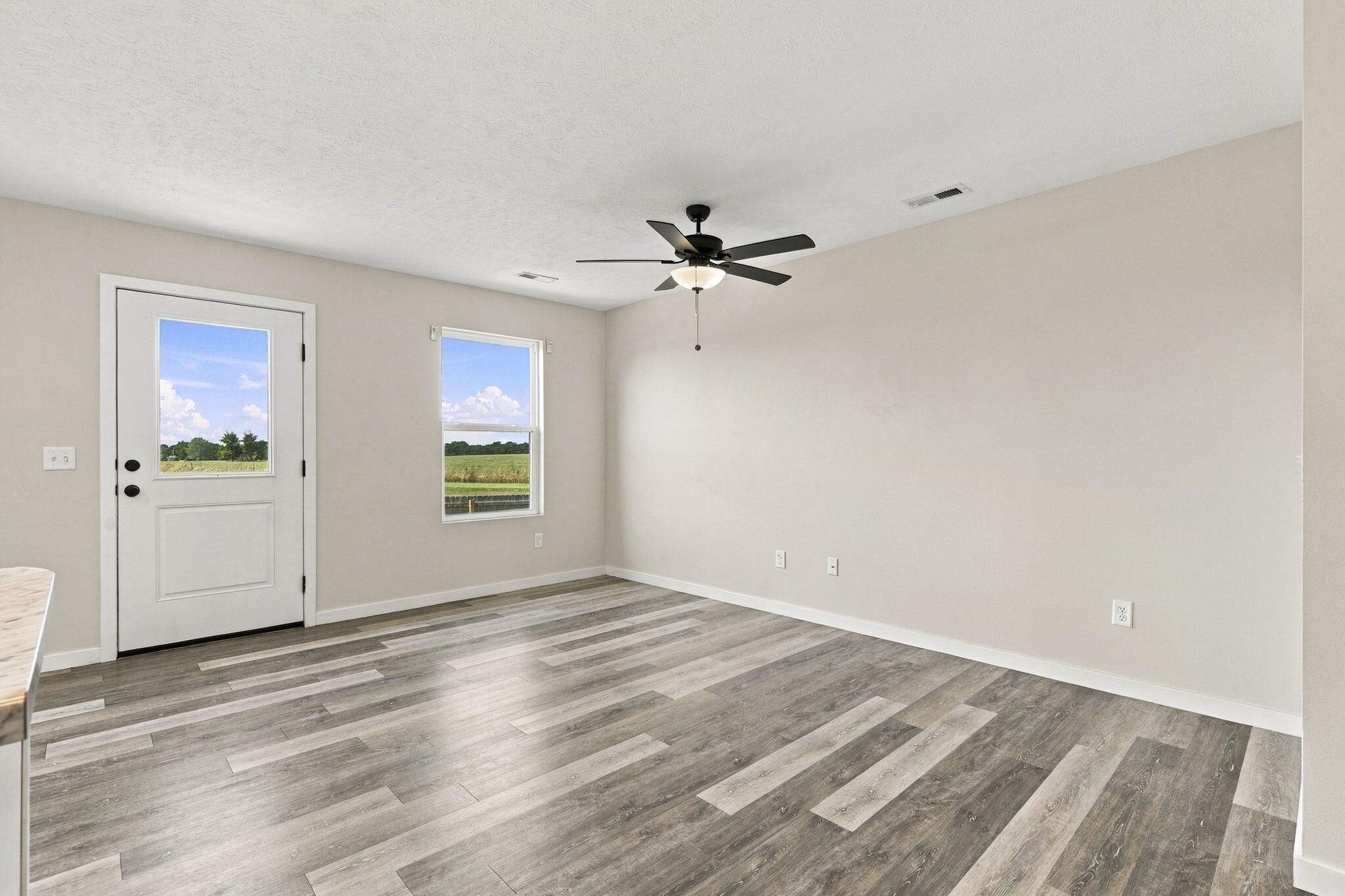 1202 East Perry Street Property Photo 5
