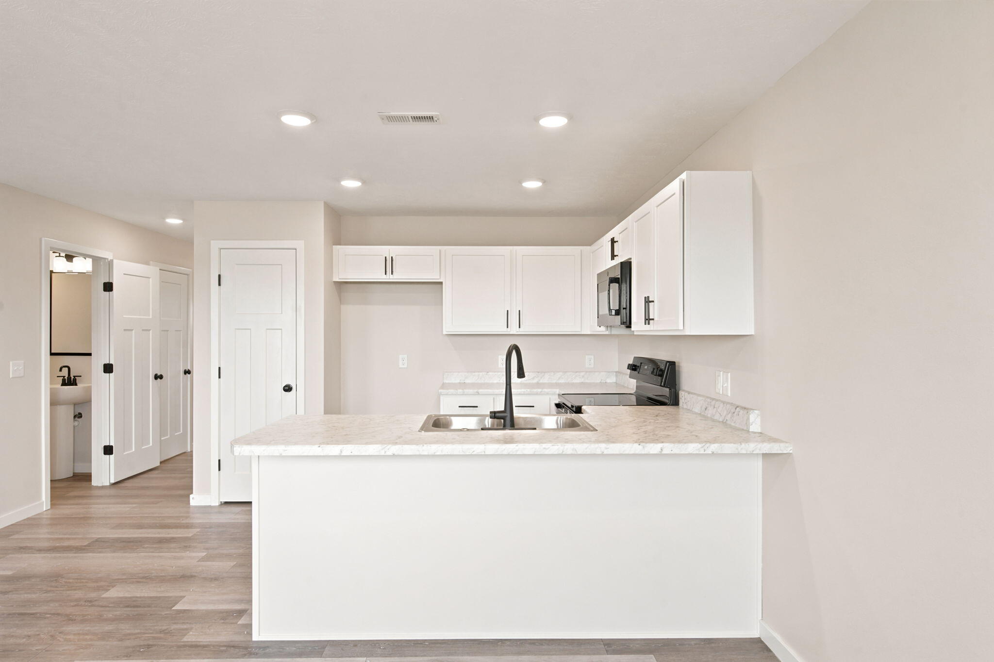 1202 East Perry Street Property Photo 8