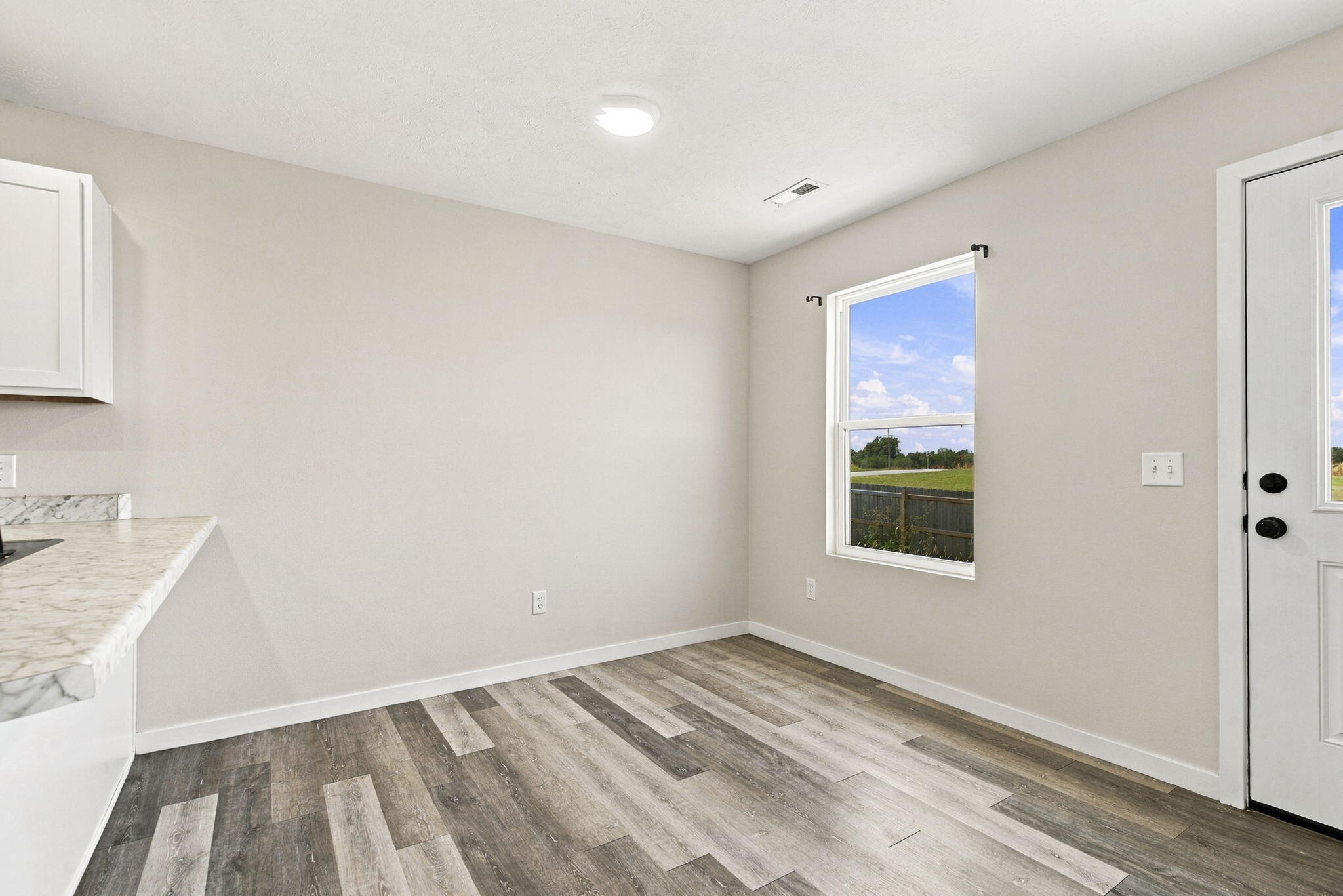 1202 East Perry Street Property Photo 12