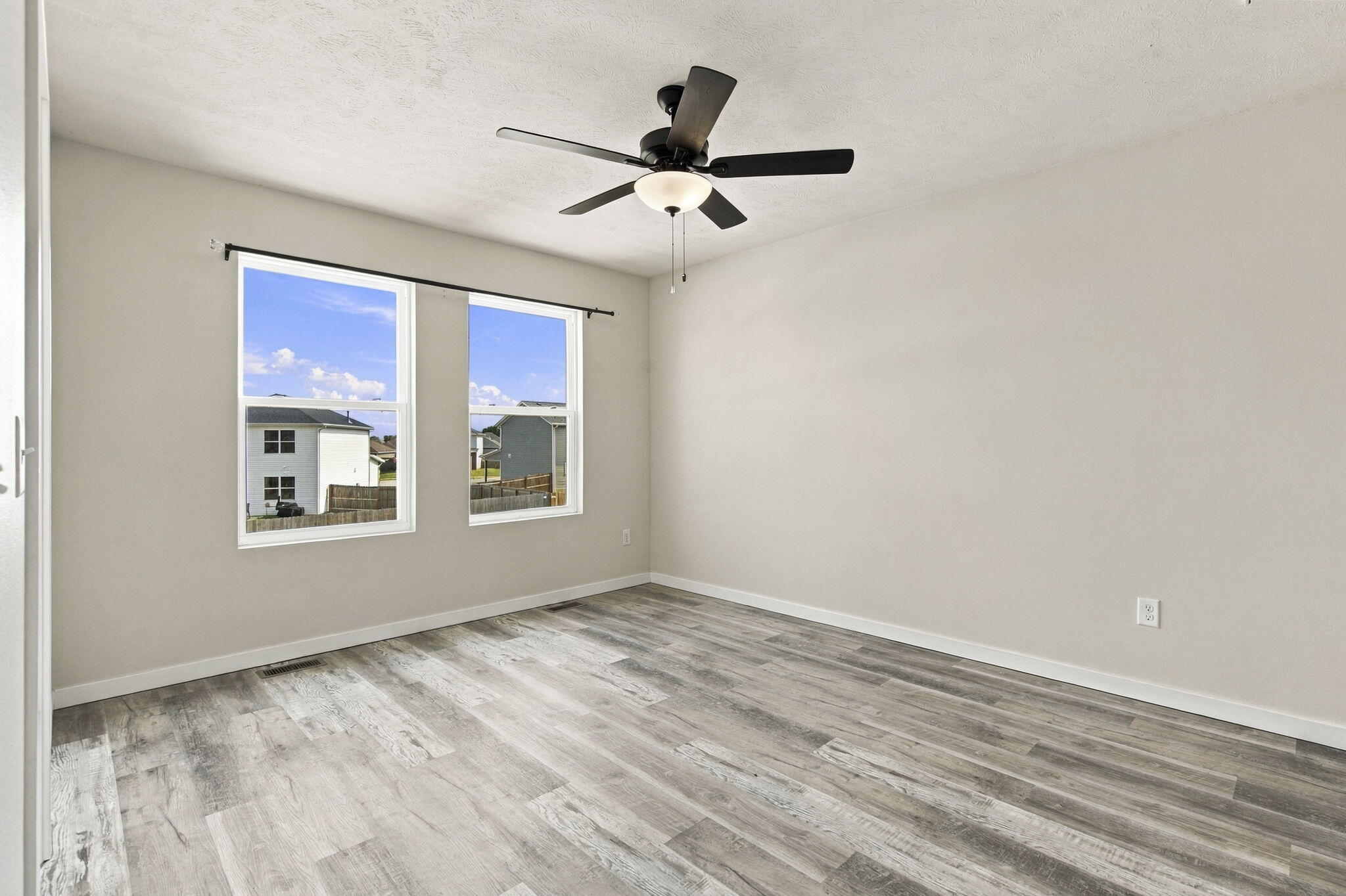 1202 East Perry Street Property Photo 15
