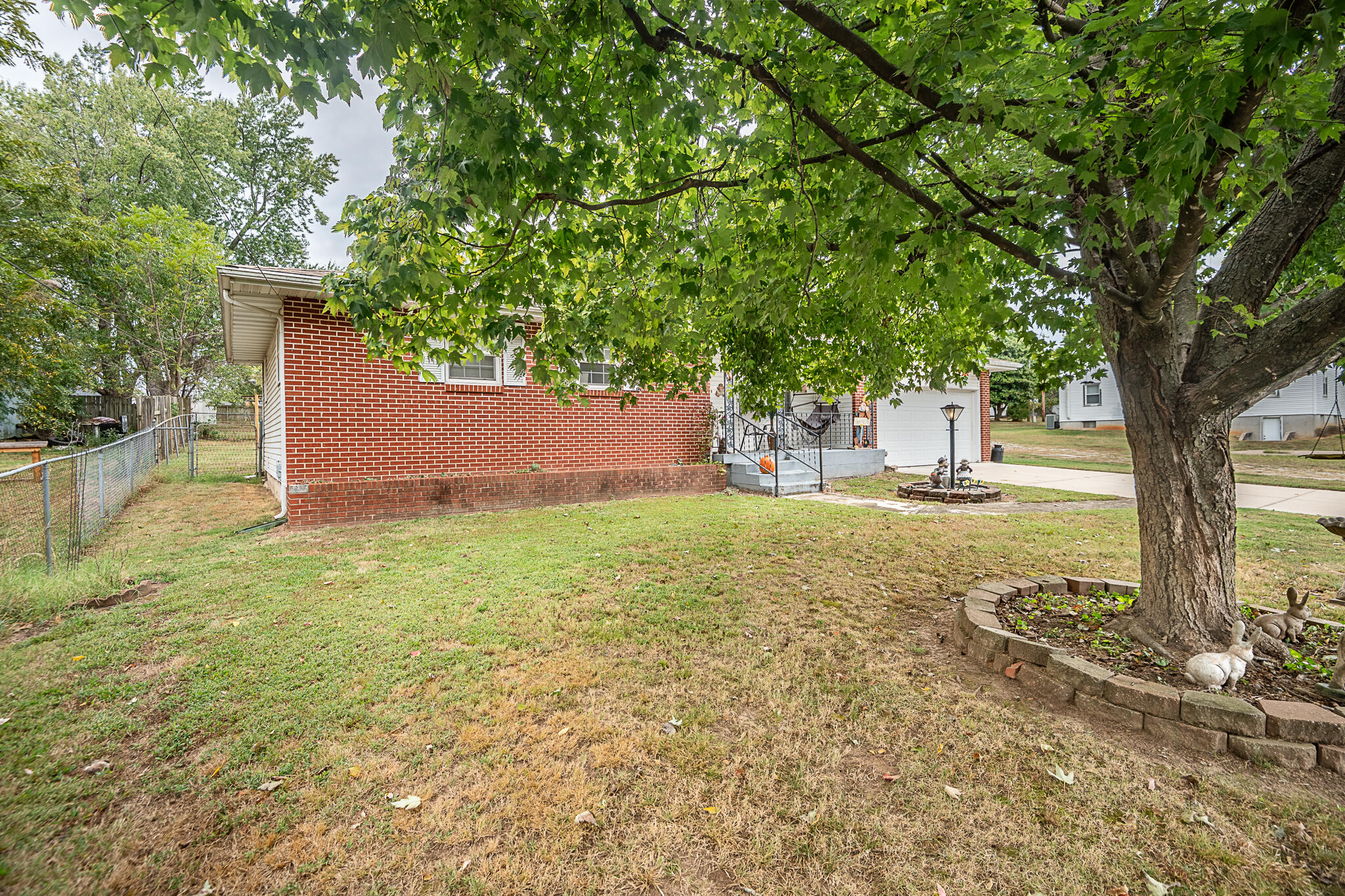 111 South Elm Street Property Photo 3