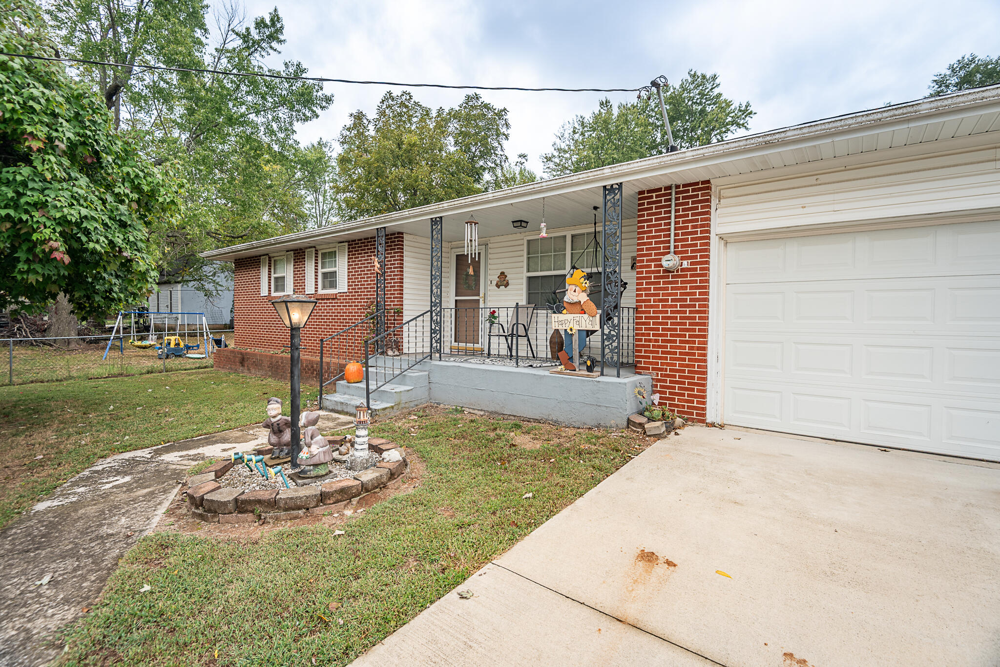 111 South Elm Street Property Photo 4