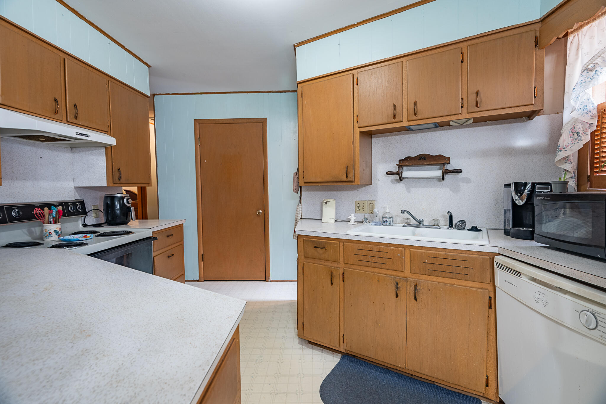 111 South Elm Street Property Photo 16