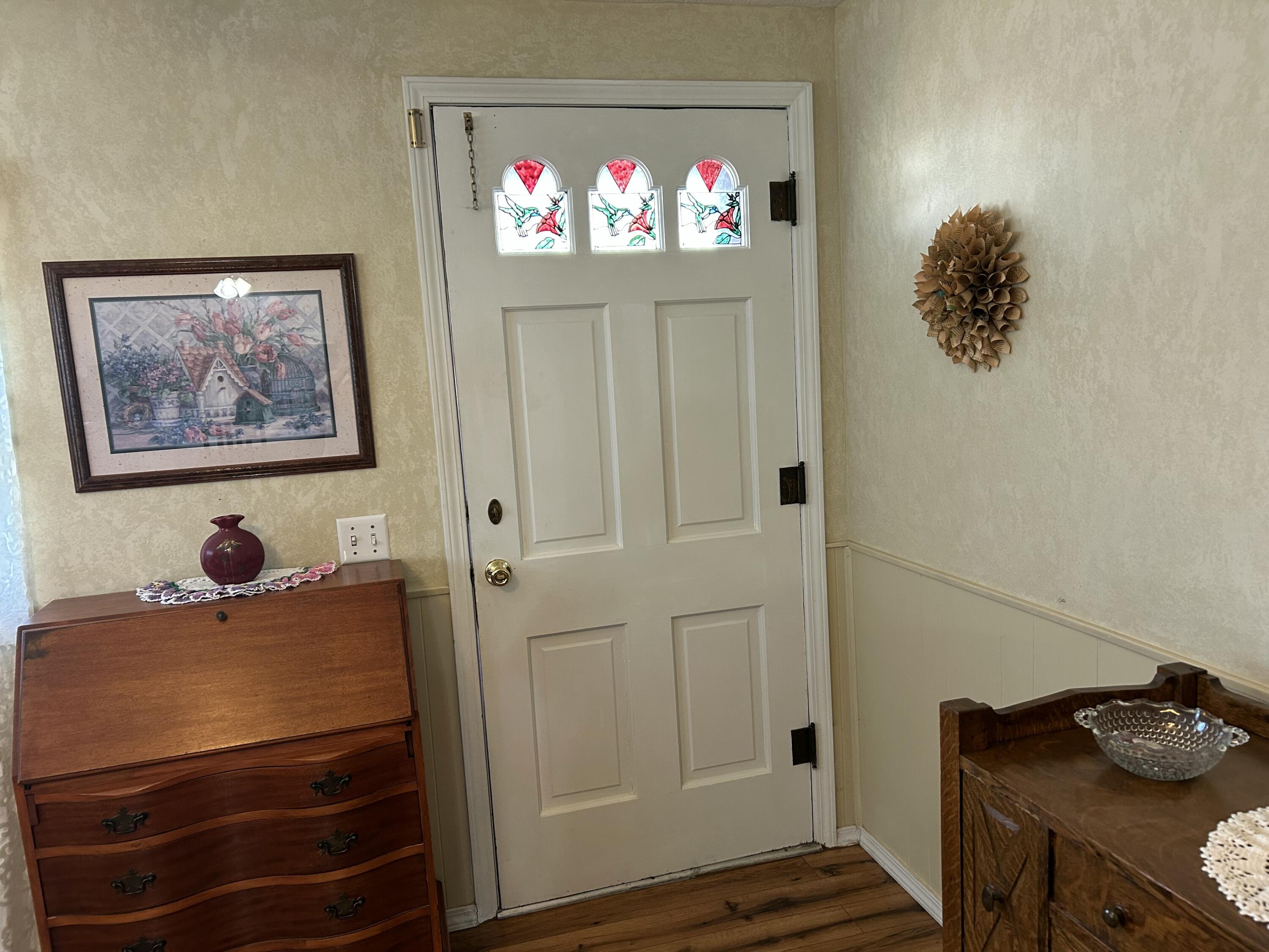 102 Broadway Street Property Photo 8