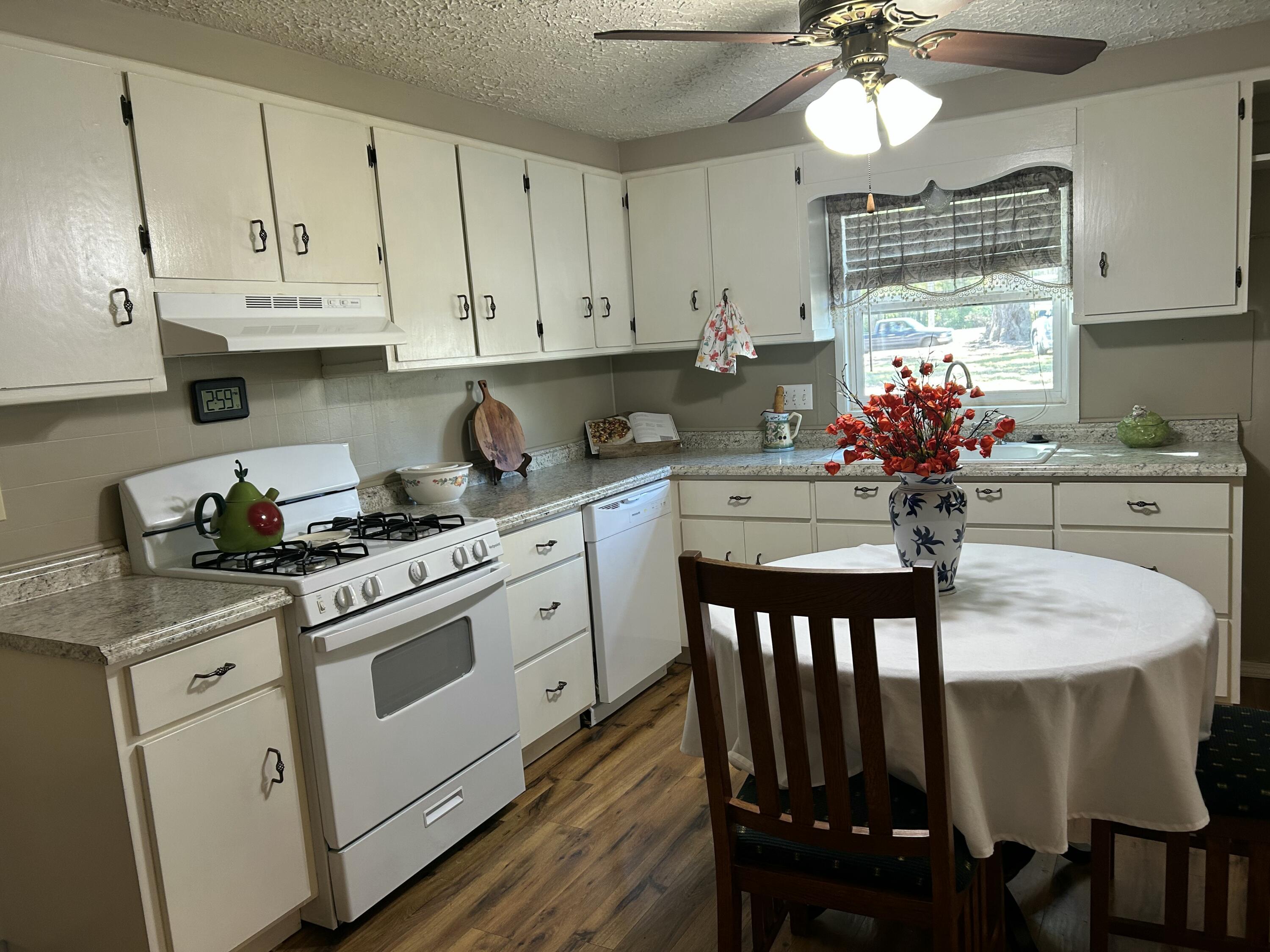 102 Broadway Street Property Photo 13