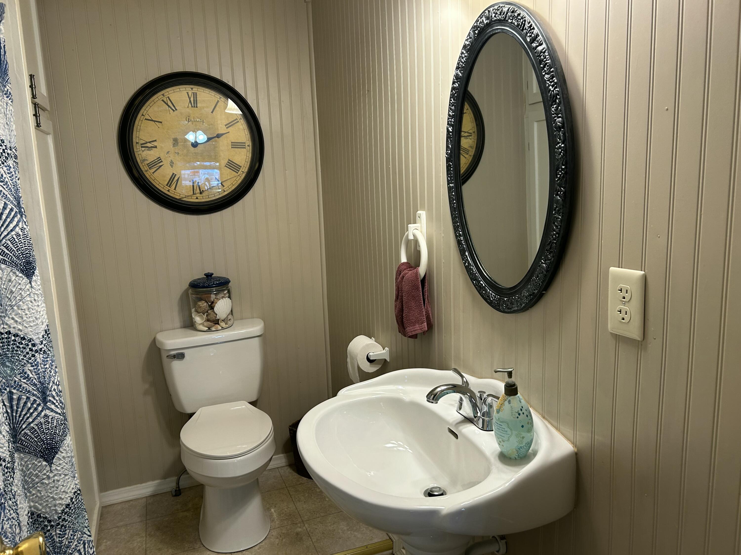 102 Broadway Street Property Photo 17
